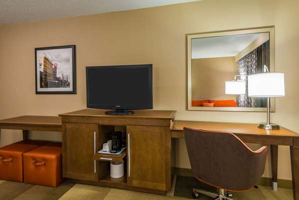  - Hampton Inn Galleria Cheektowaga - I-90, Exit 52