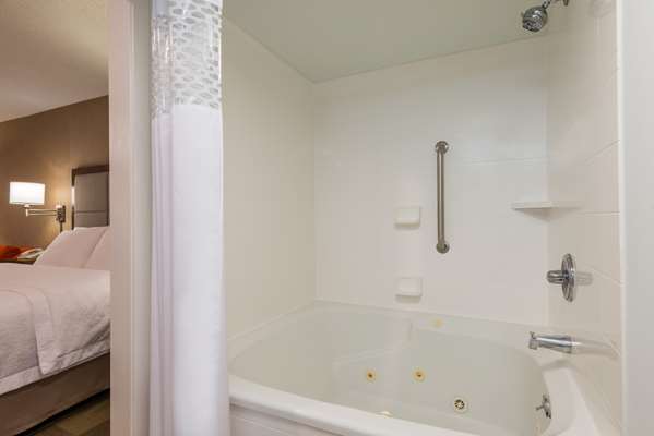  - Hampton Inn Galleria Cheektowaga - I-90, Exit 52