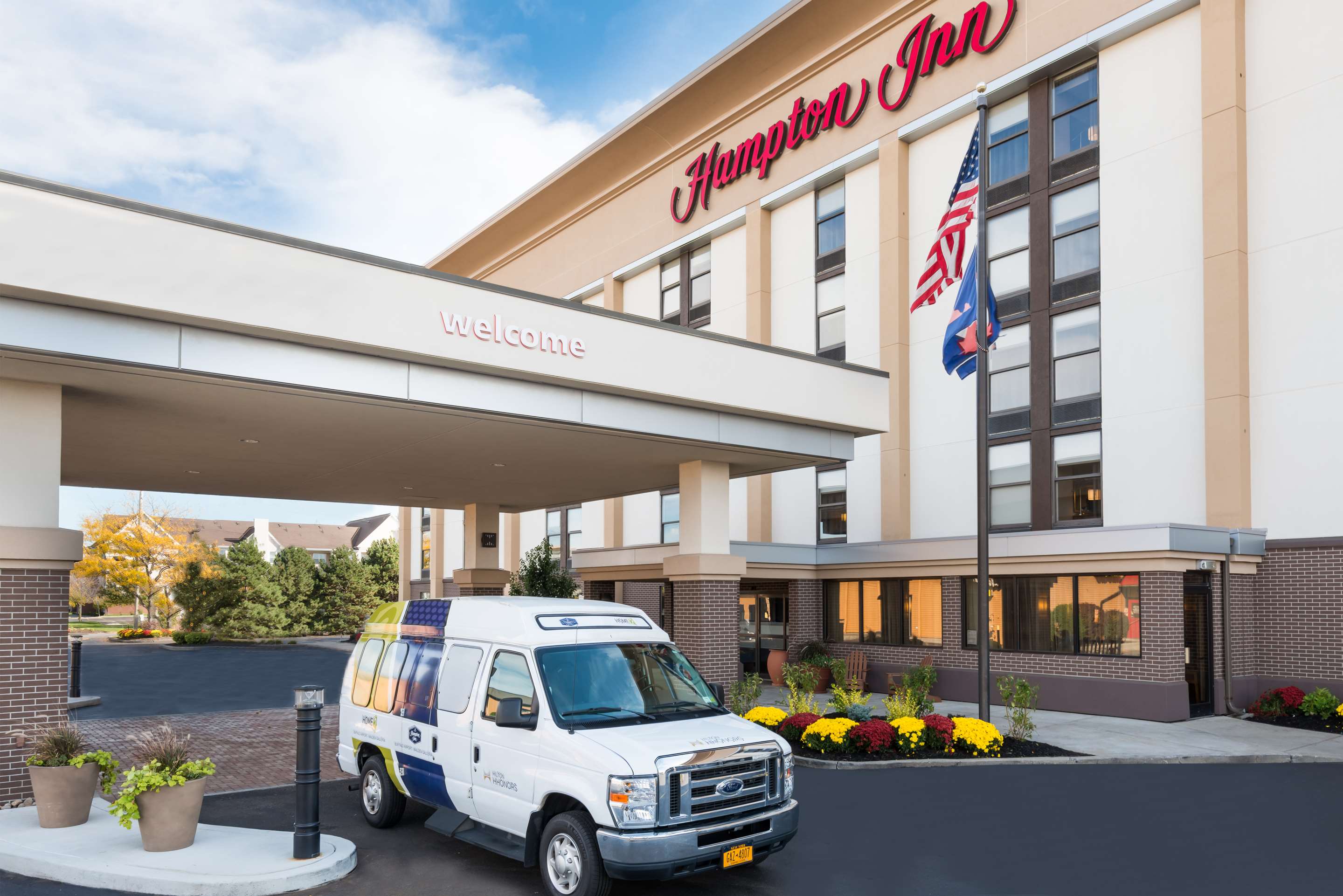 Exterior | Hampton Inn Buffalo-Airport / Galleria Mall