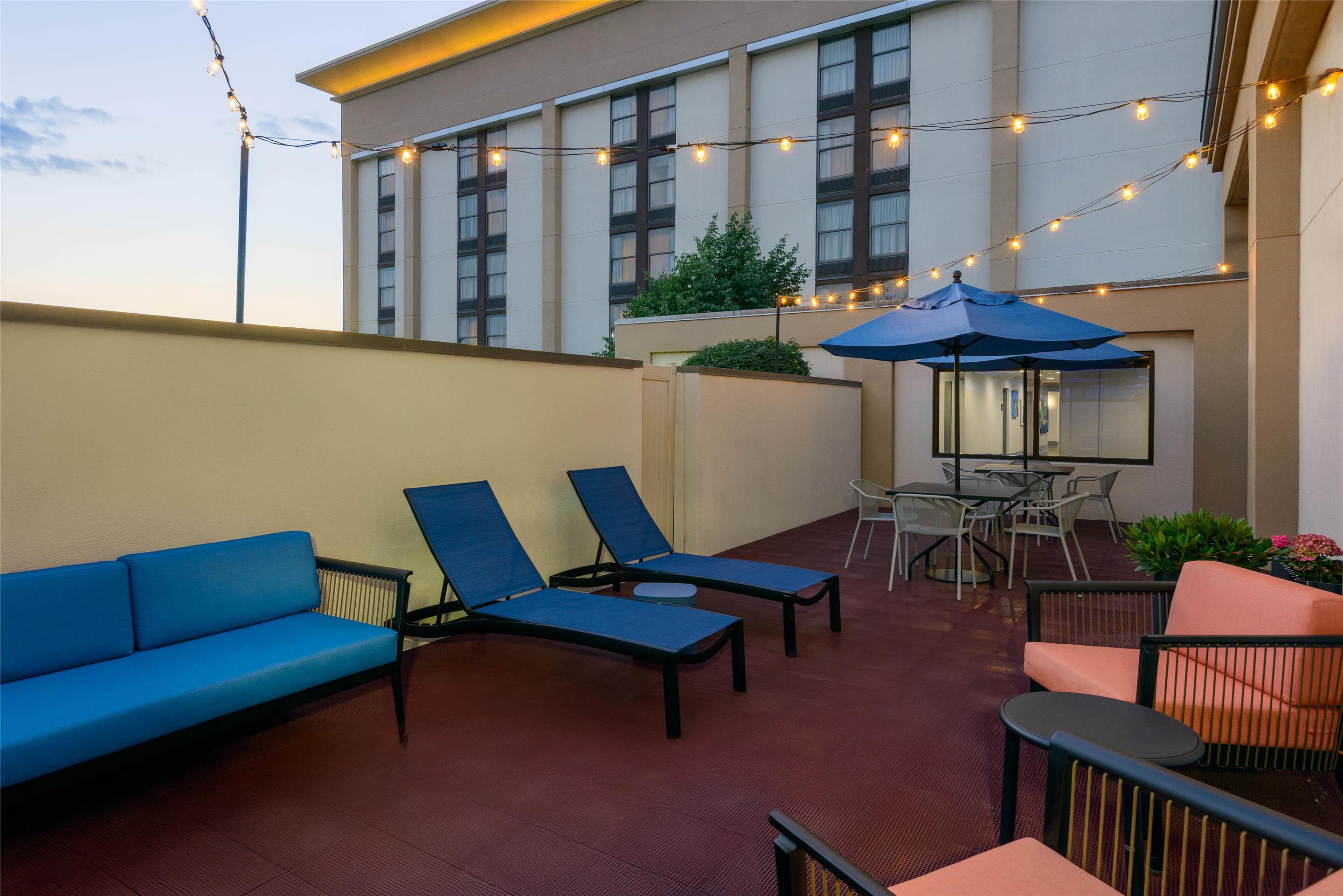 Exterior | Hampton Inn Buffalo-Airport / Galleria Mall