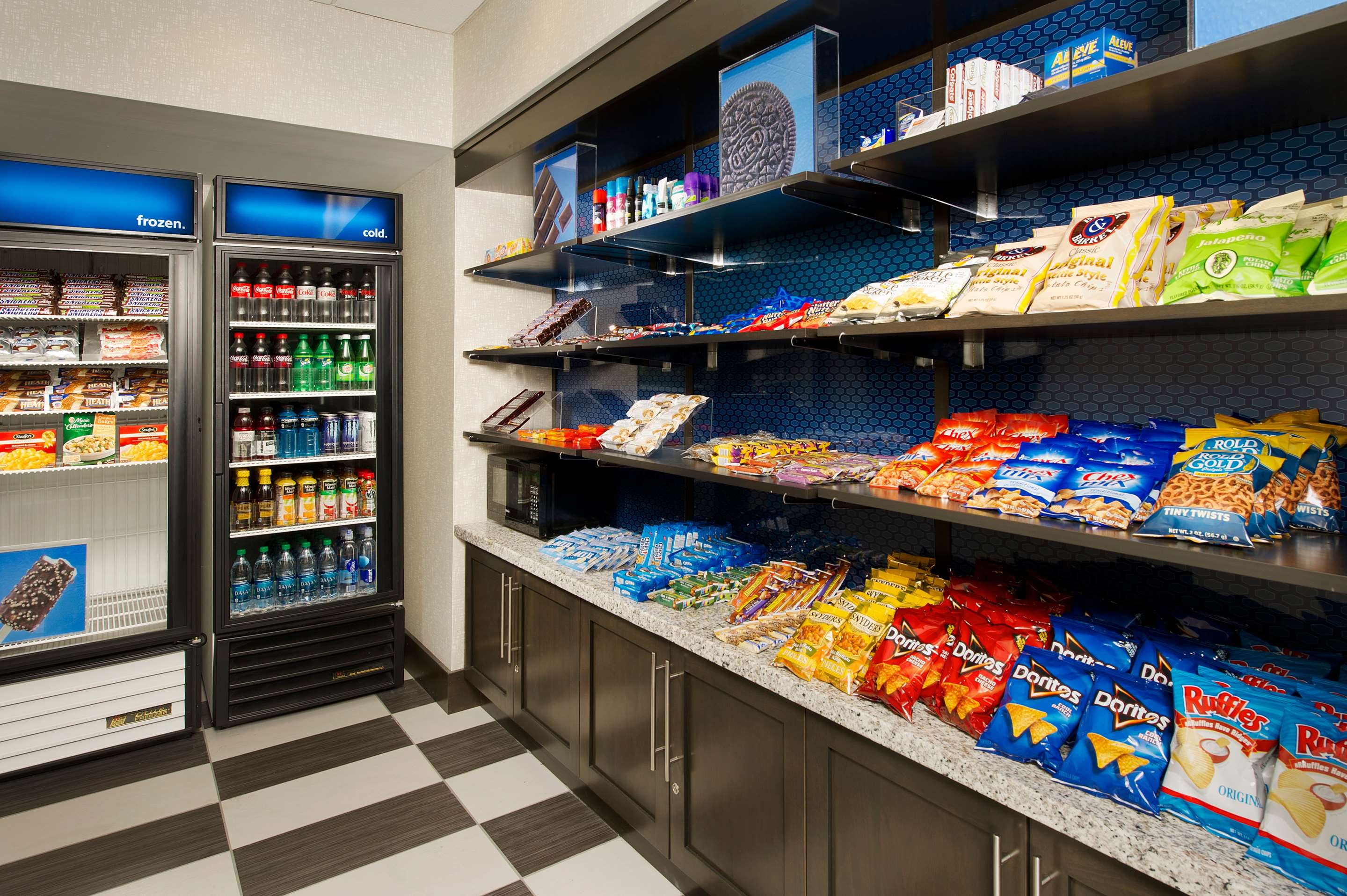 Restaurant | Hampton Inn & Suites Buffalo Airport