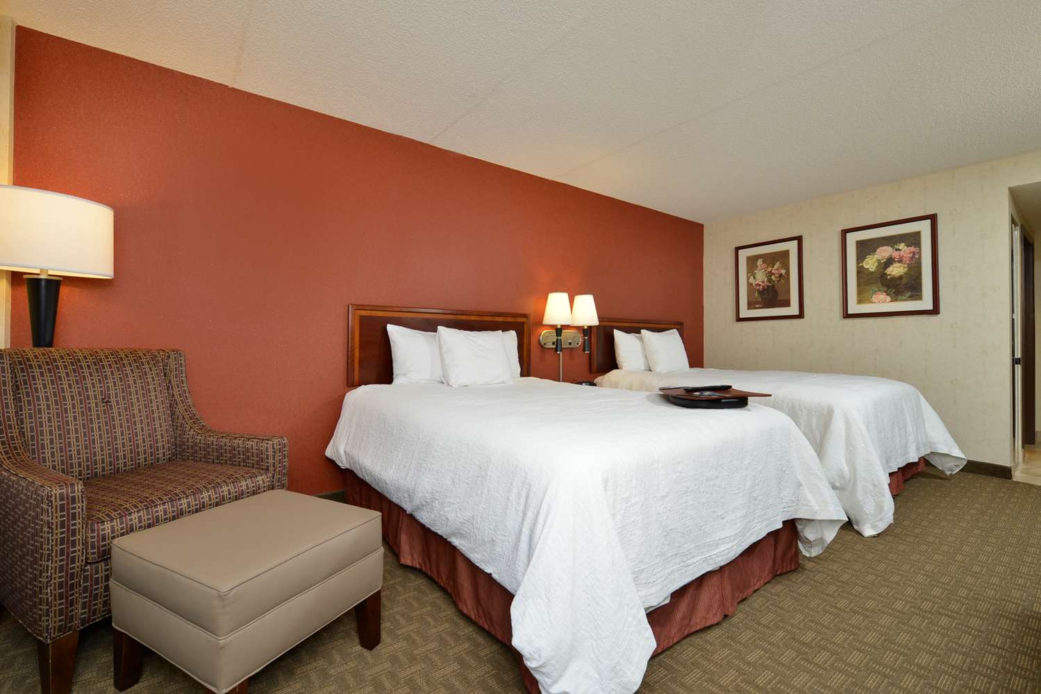 Hampton Inn East Aurora, NY See Discounts