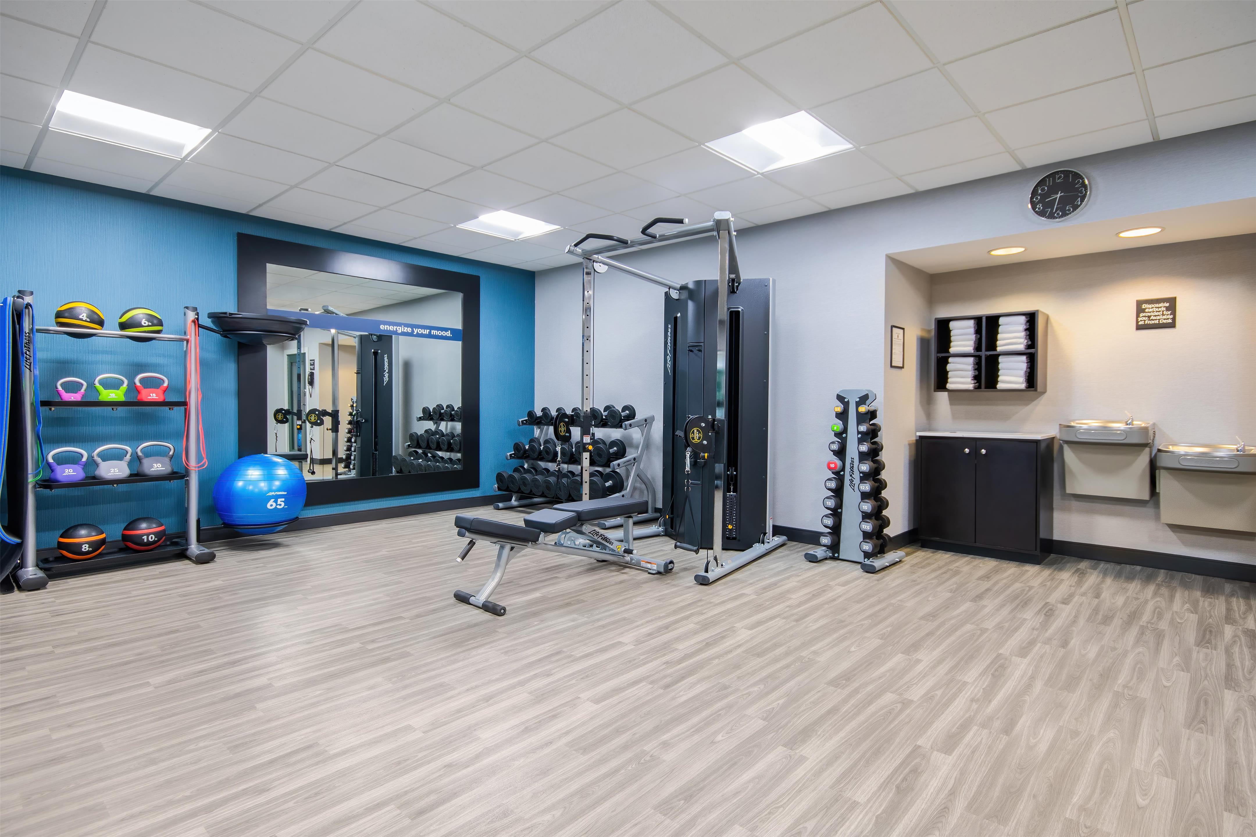 Health club fitness center gym | Hampton Inn East Aurora