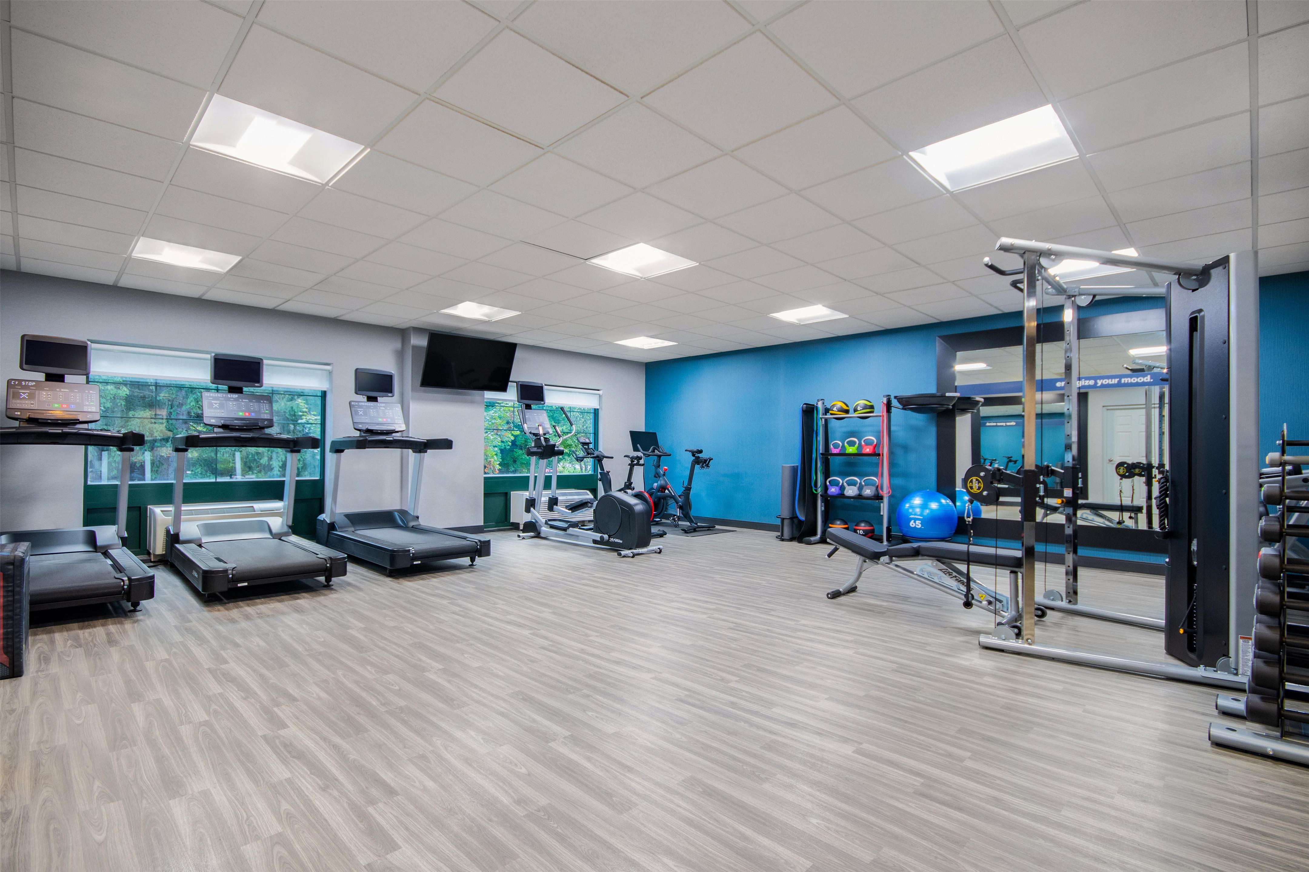 Health club fitness center gym | Hampton Inn East Aurora