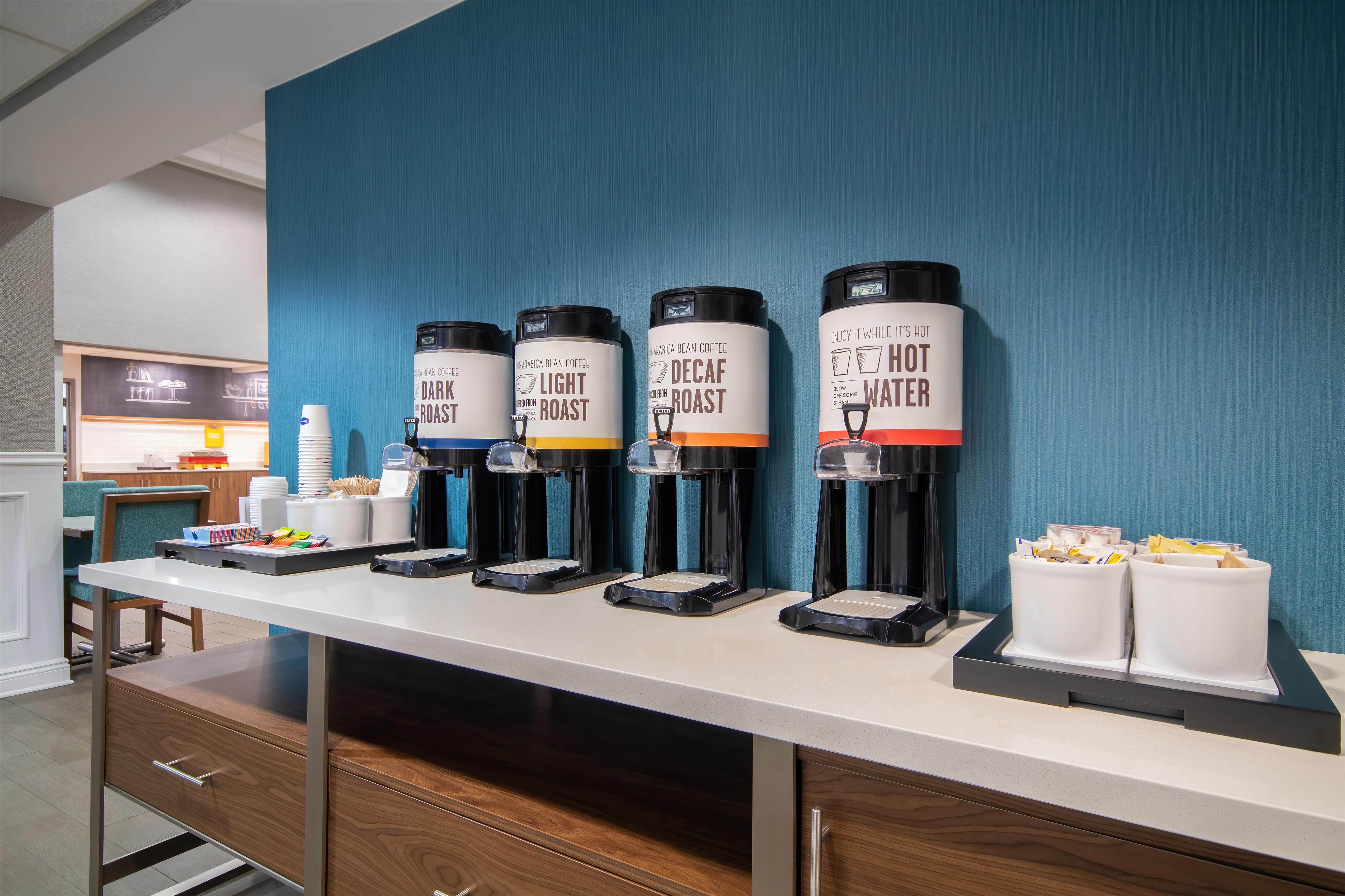 Breakfast Area | Hampton Inn East Aurora
