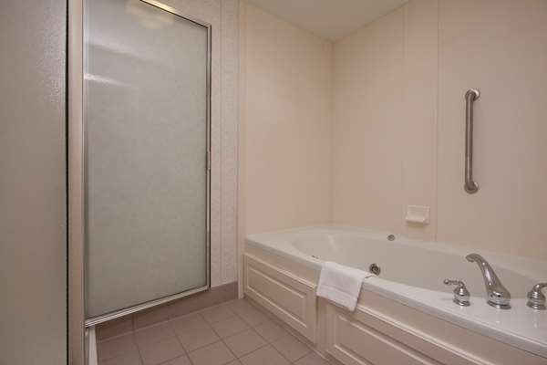  - Hampton Inn West Seneca