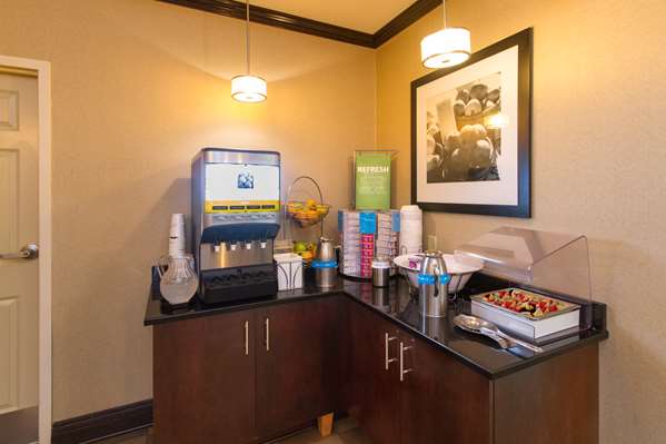 Amenities - Hampton Inn West Seneca
