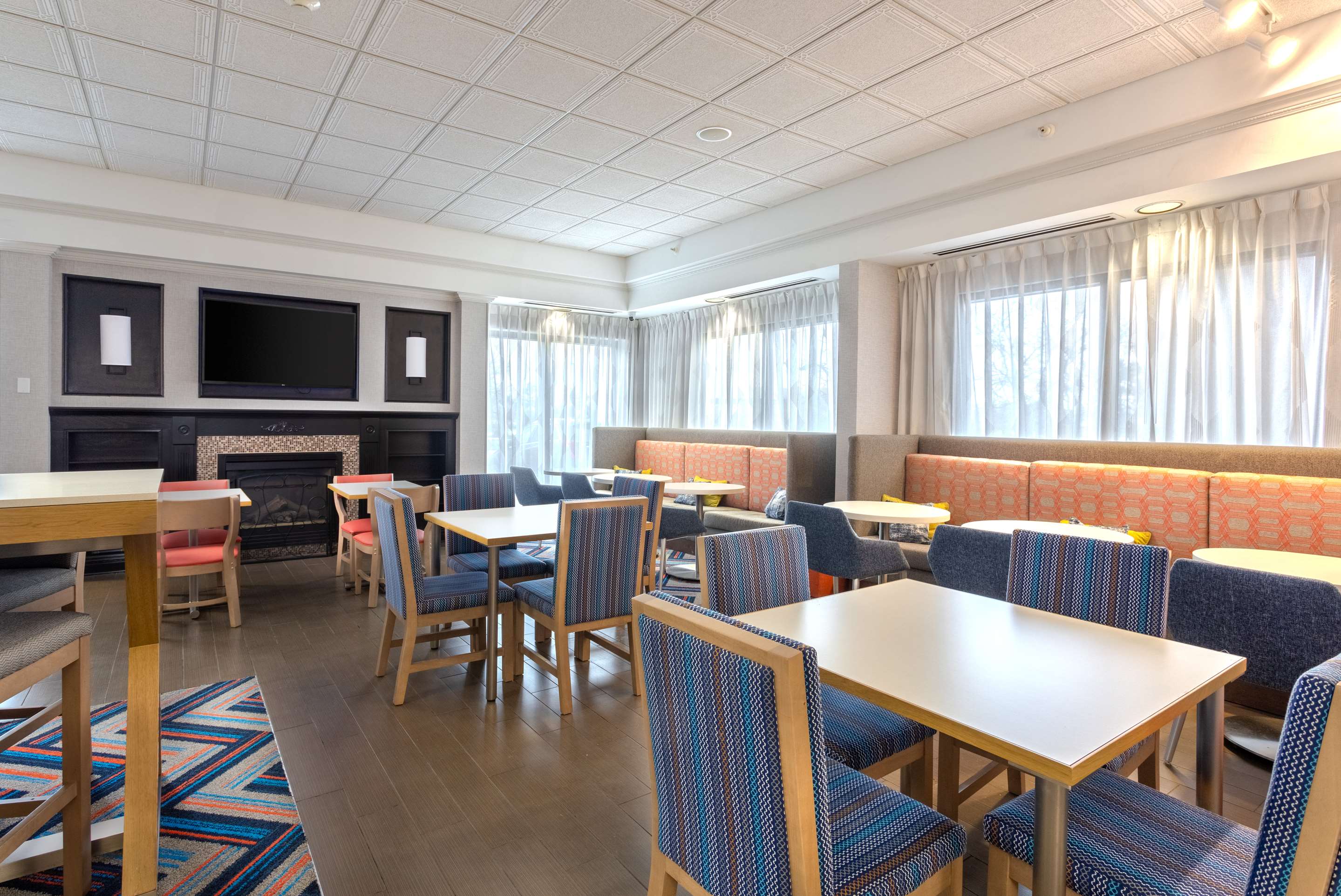Restaurant | Hampton Inn Buffalo South/I-90