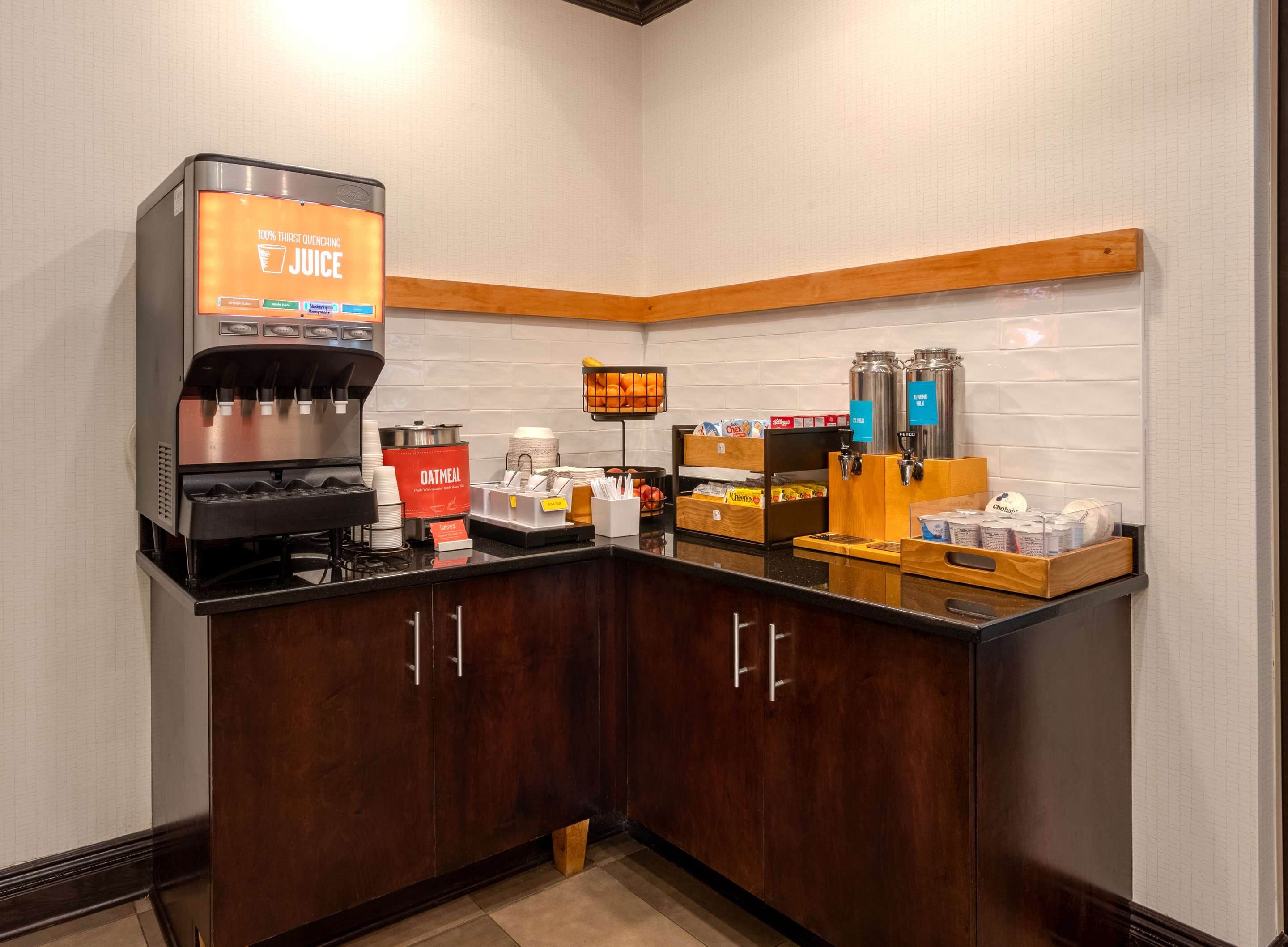 Breakfast Area | Hampton Inn Buffalo South/I-90