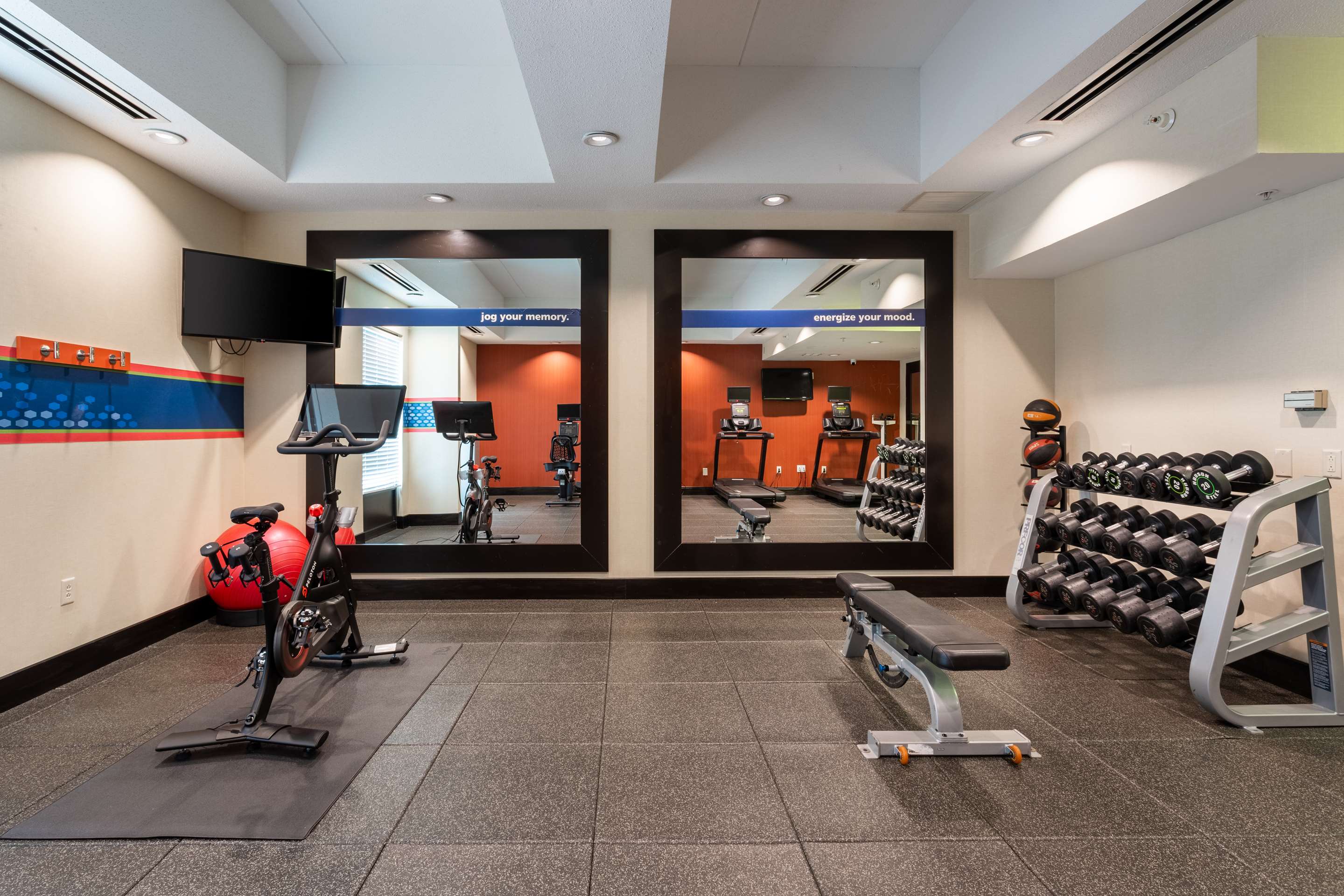 Health club fitness center gym | Hampton Inn Buffalo South/I-90