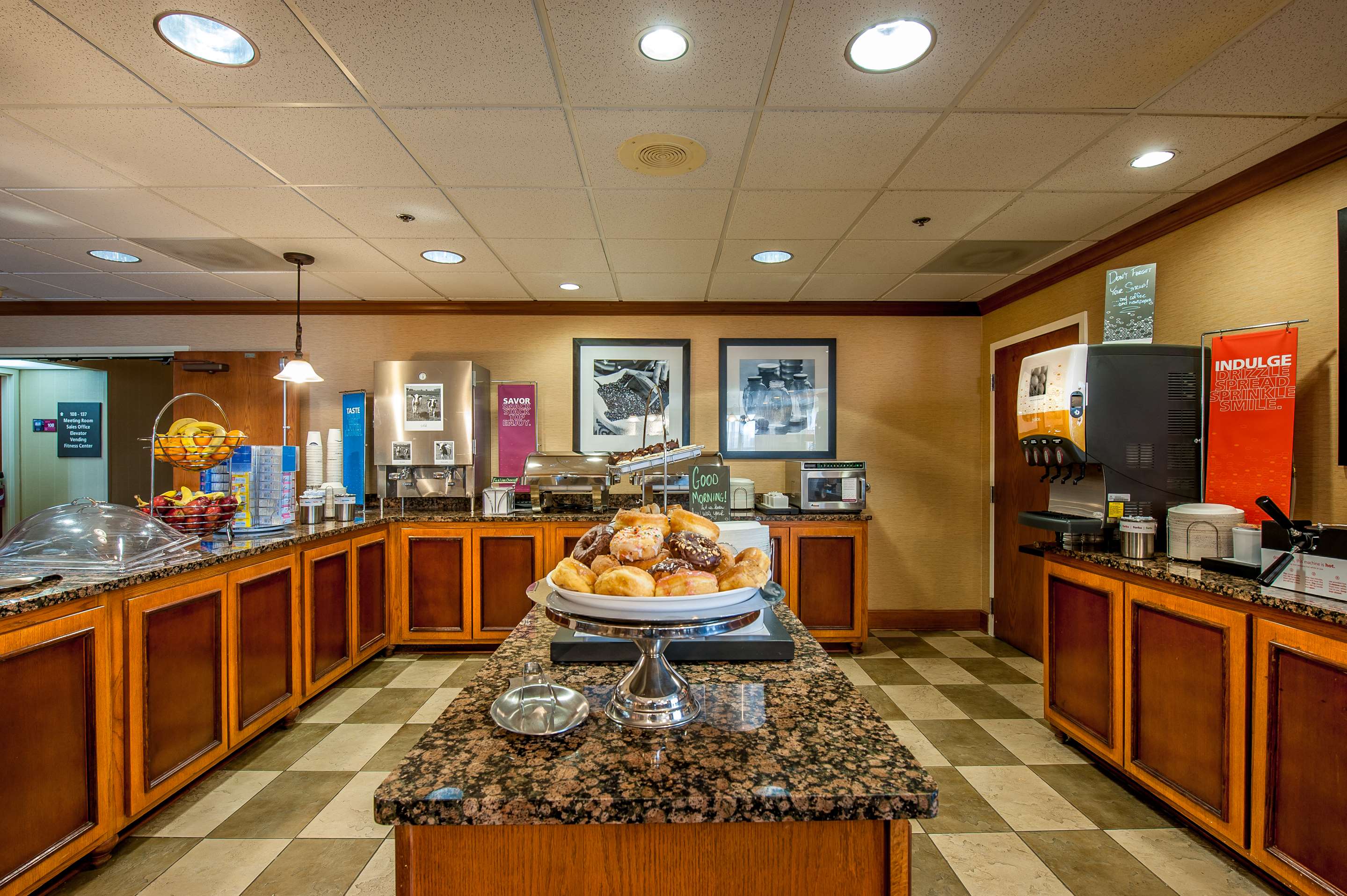 Breakfast Area | Hampton Inn Bowling Green KY
