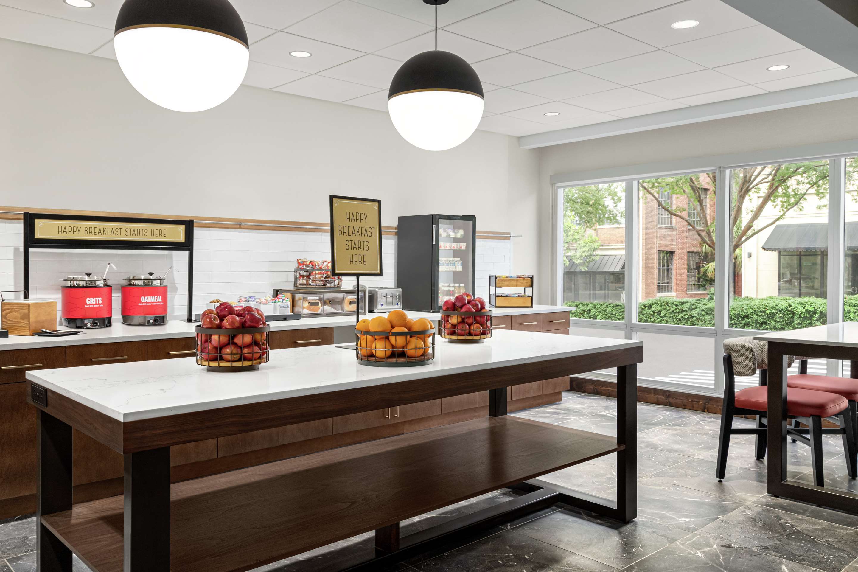 Breakfast Area | Hampton Inn Columbia-Downtown Historic District