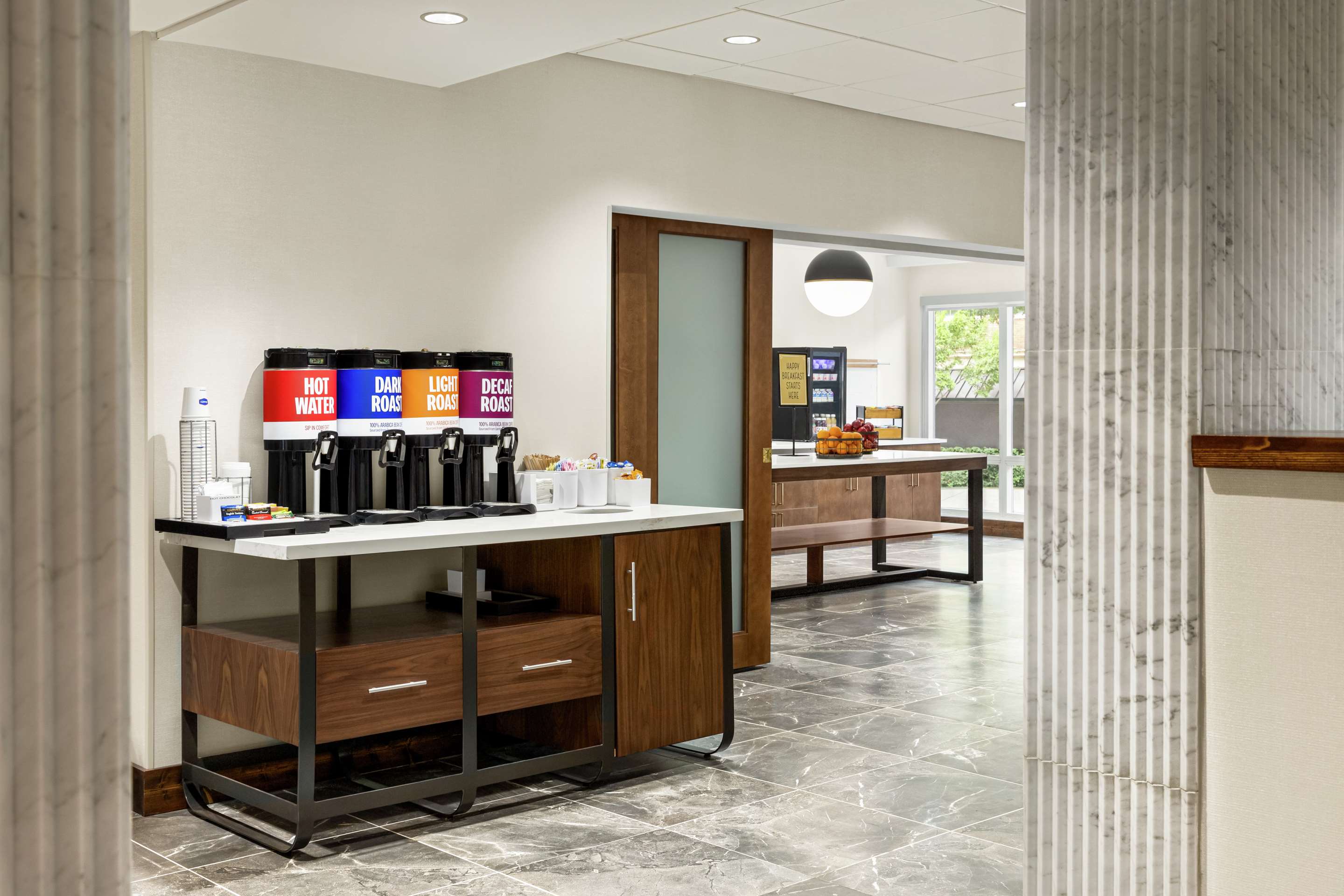 Breakfast Area | Hampton Inn Columbia-Downtown Historic District