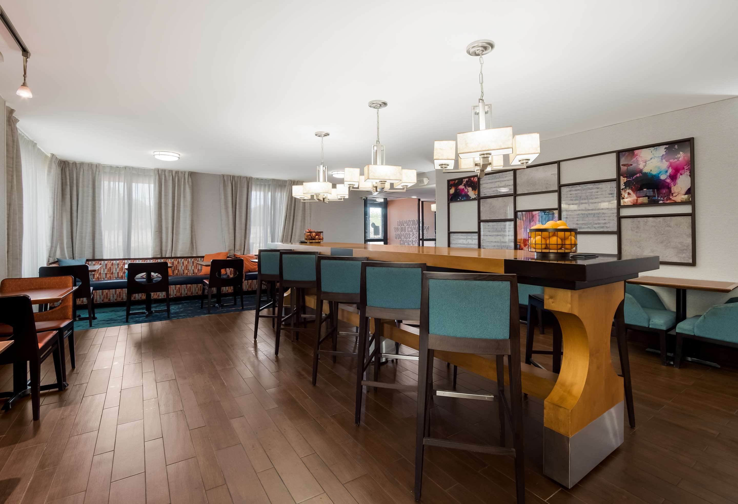 Breakfast Area | Hampton Inn Columbia-I-26 Airport