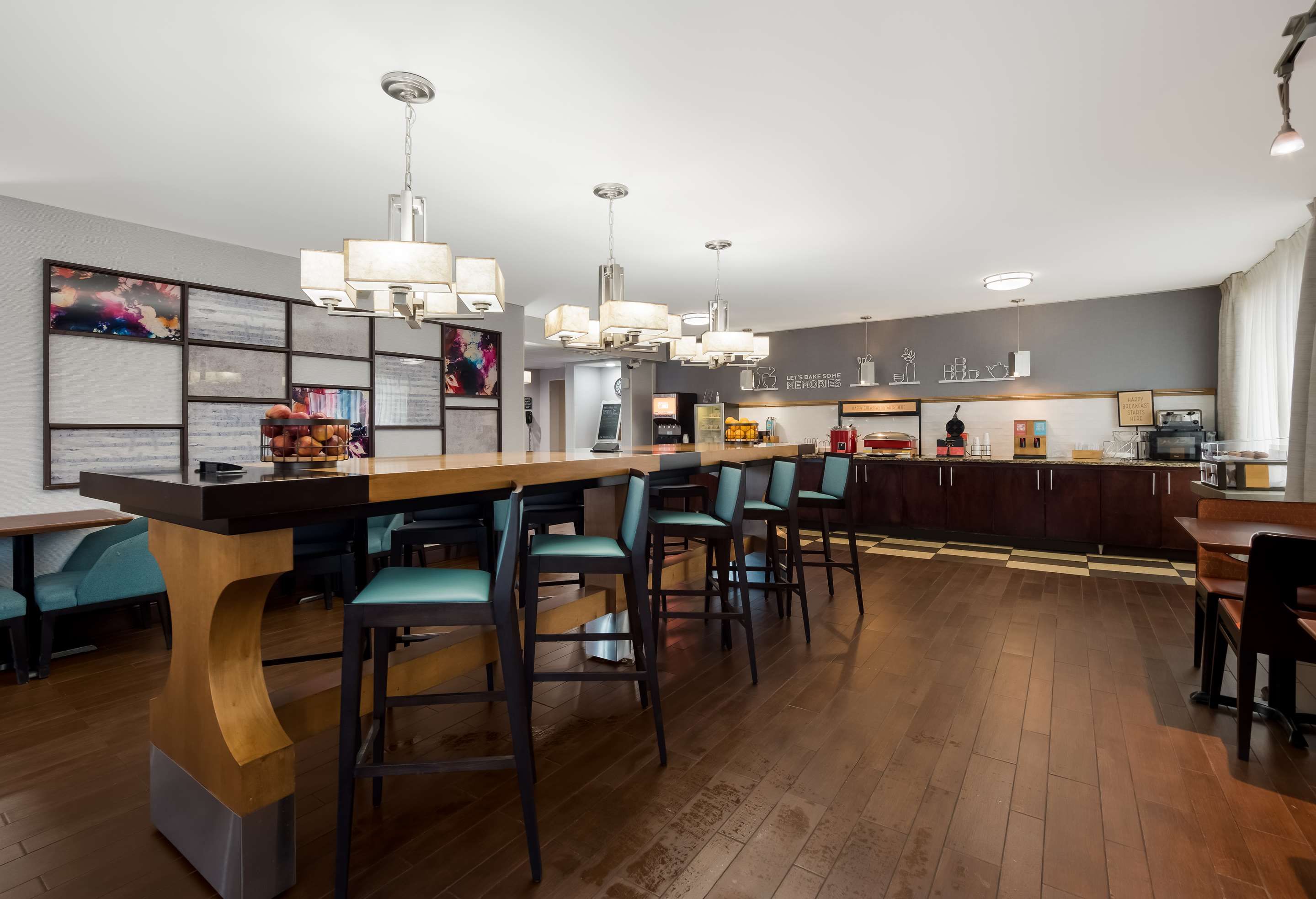 Breakfast Area | Hampton Inn Columbia-I-26 Airport