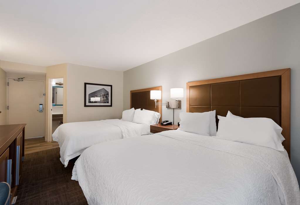 Hampton Inn Columbia-I-26 Airport-guestroom-Guest Room,On-Site.jpg