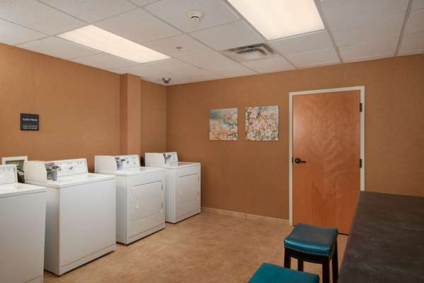  - Hampton Inn & Suites Canton