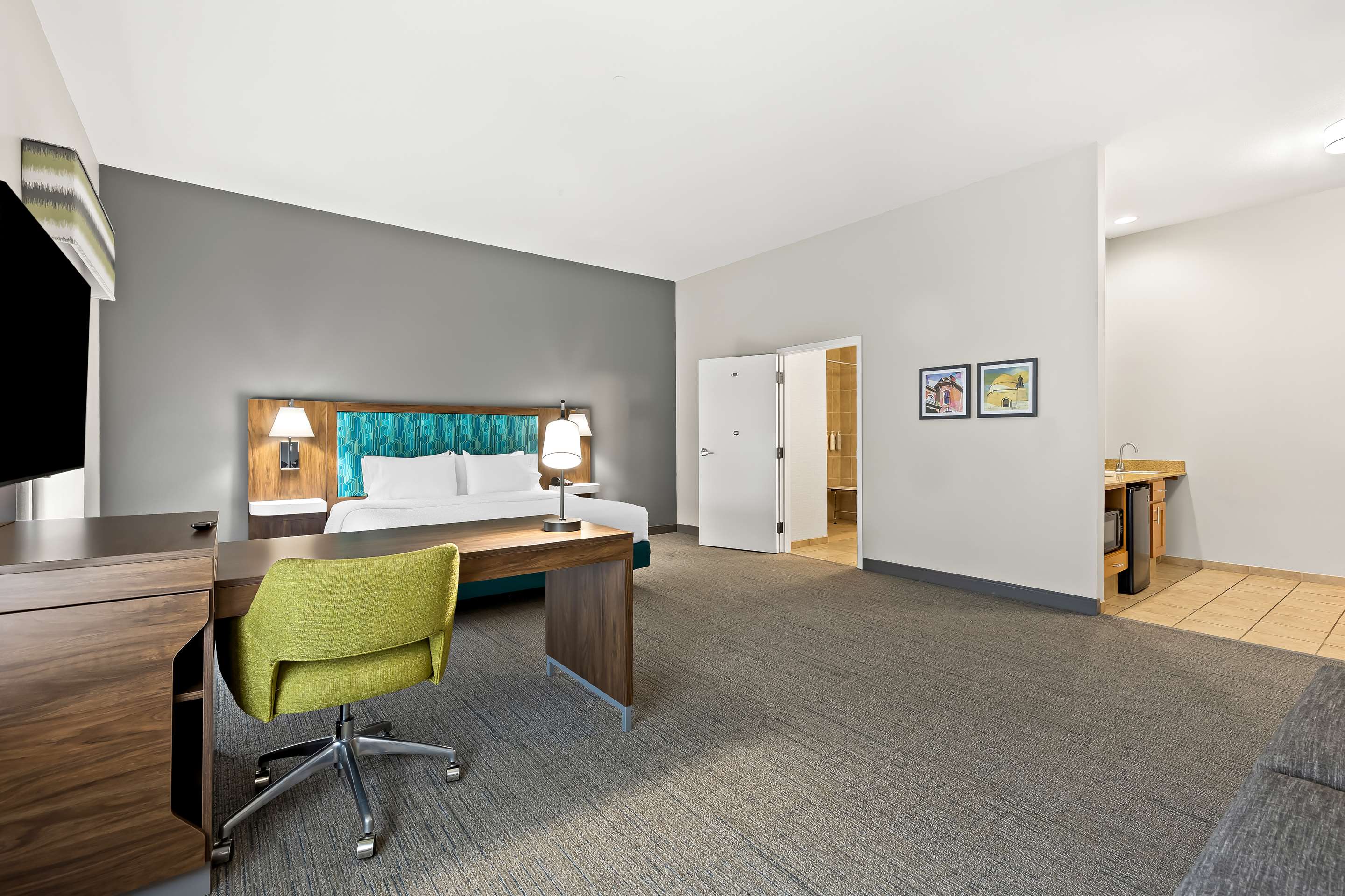 Guest room