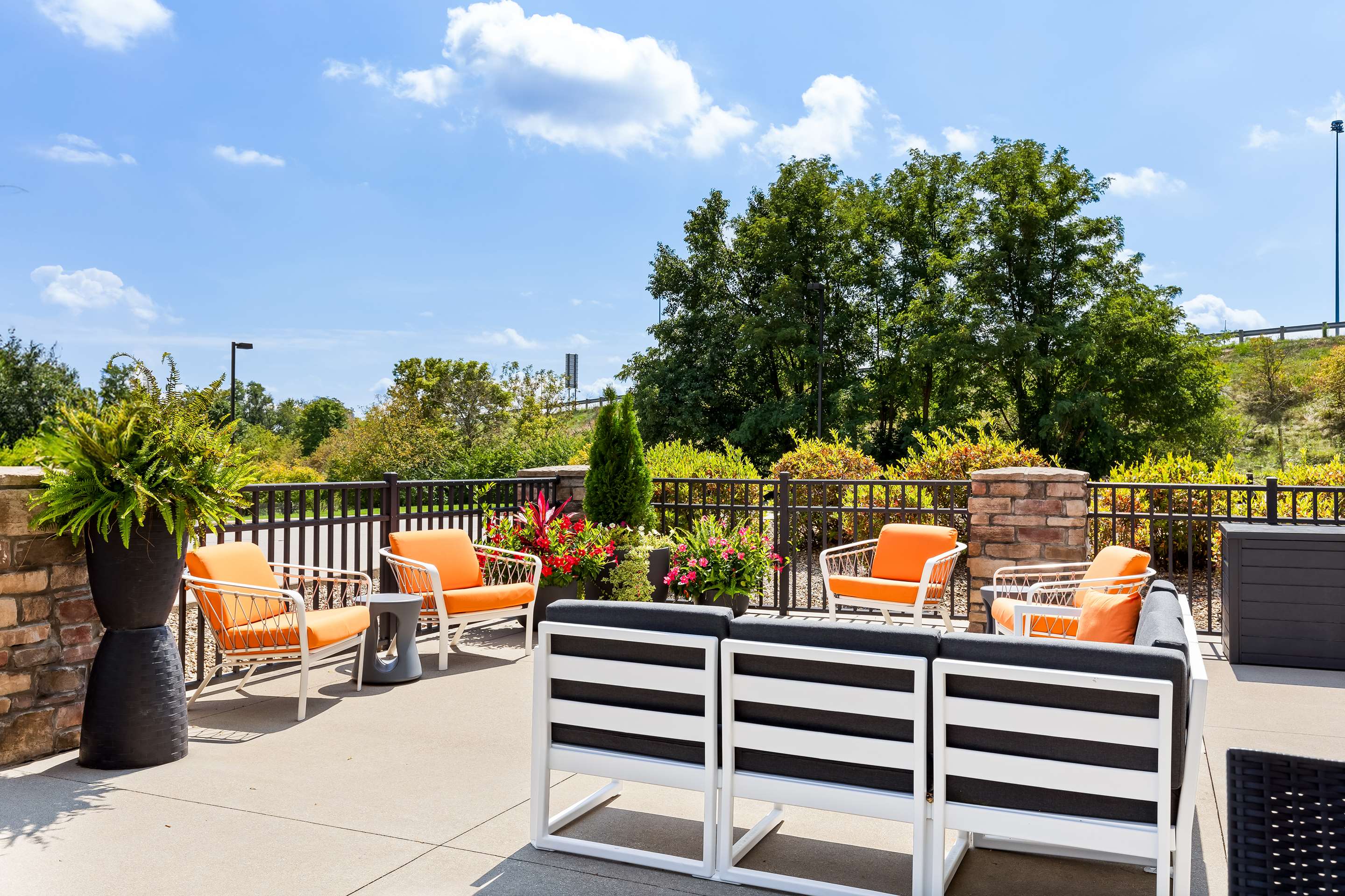 Exterior | Hampton Inn & Suites Canton