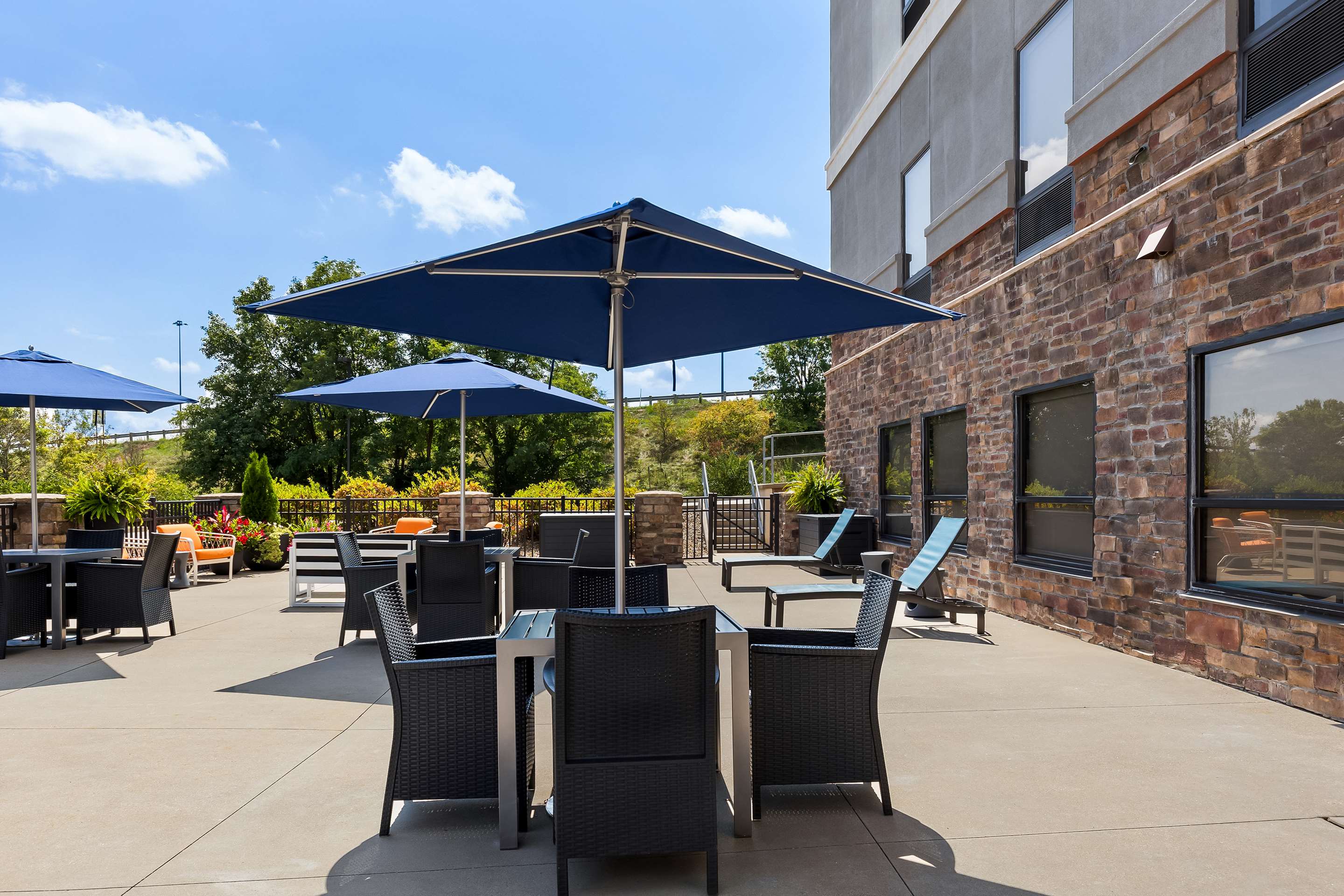 Exterior | Hampton Inn & Suites Canton
