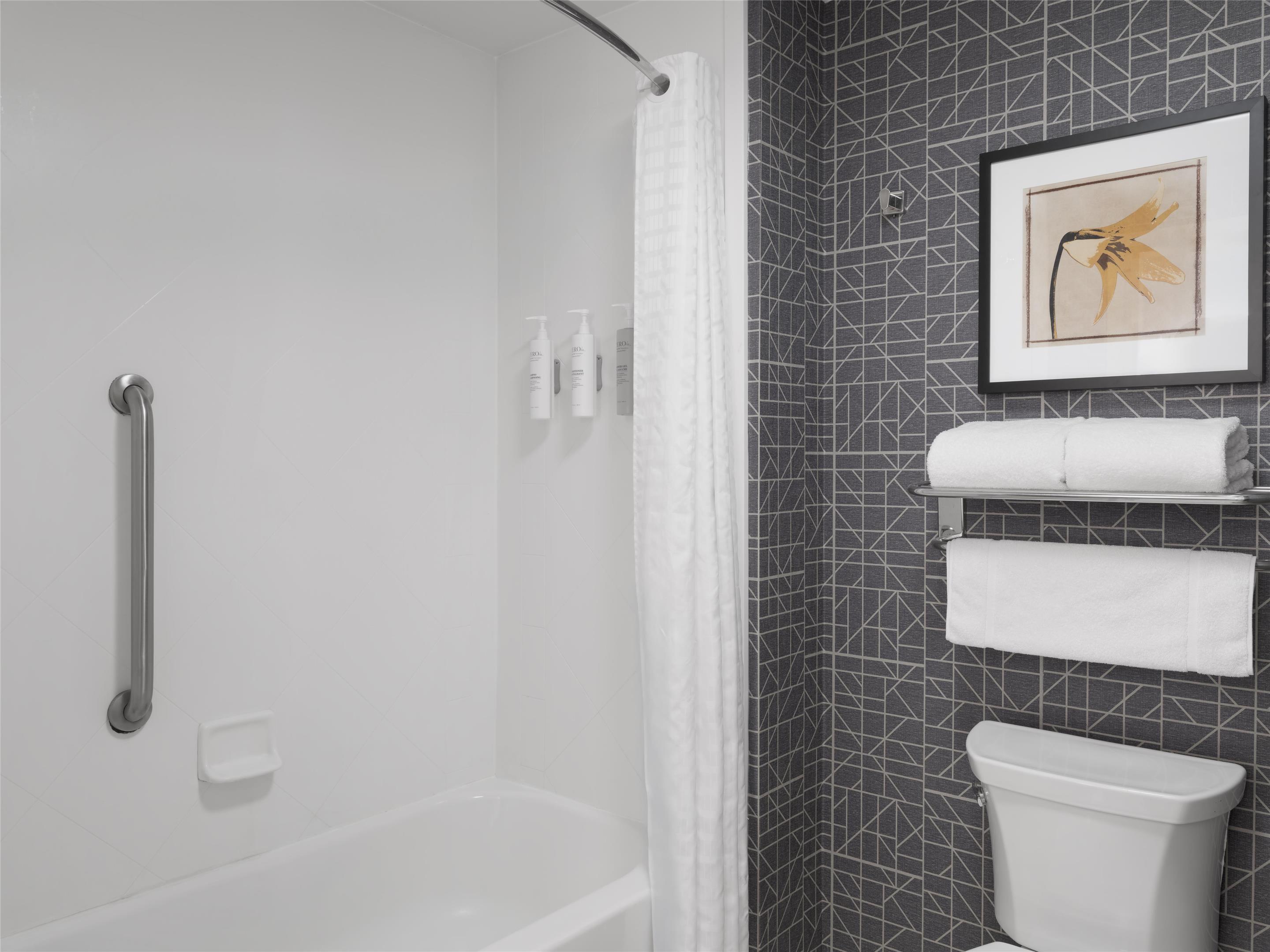 Guest room bath