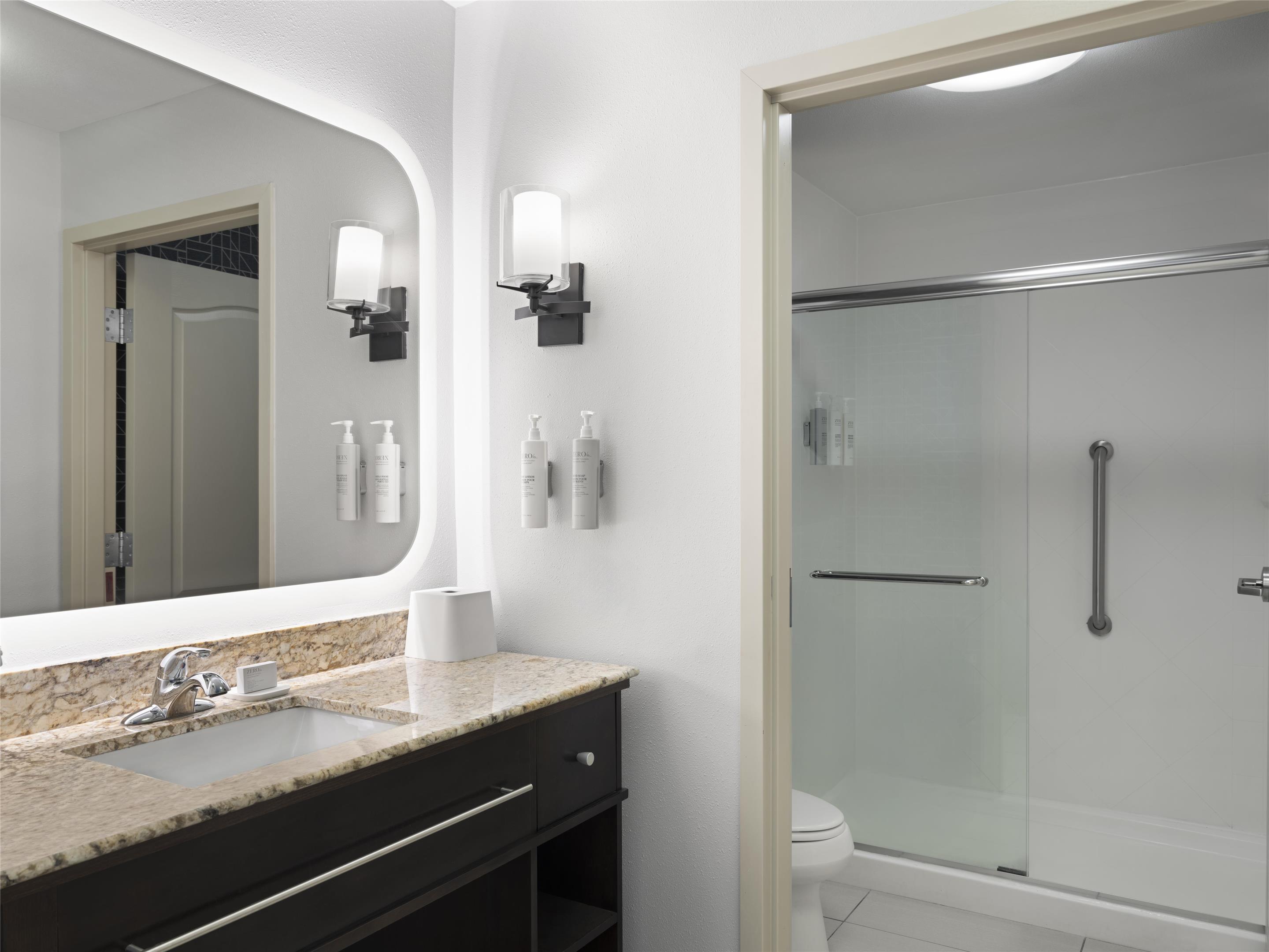 Guest room bath