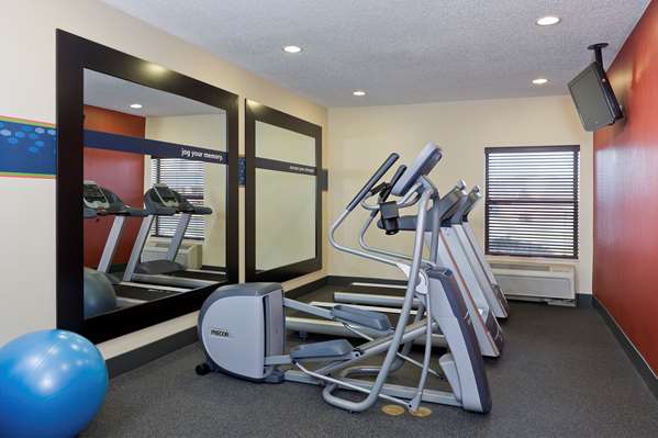 Fitness/ Exercise Room - Hampton Inn Fairlawn Akron - I-77, Exit 137
