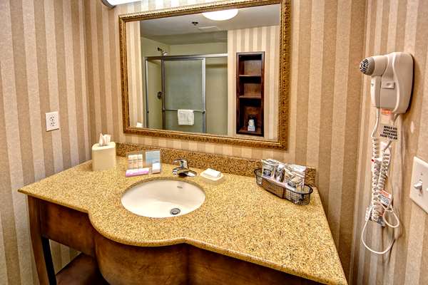  - Hampton Inn & Suites Sapphire