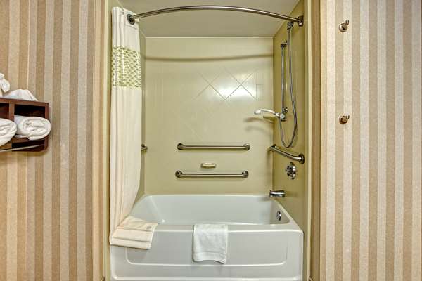  - Hampton Inn & Suites Sapphire