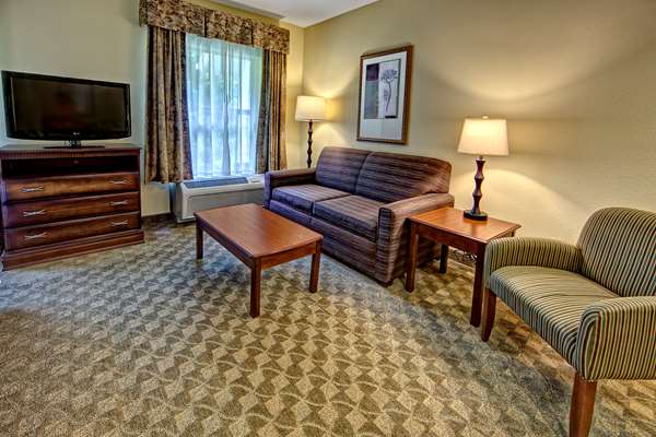  - Hampton Inn & Suites Sapphire