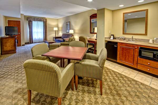  - Hampton Inn & Suites Sapphire