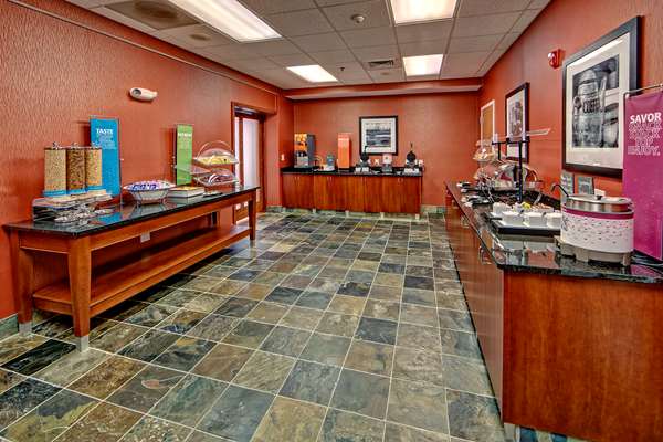 Restaurant - Hampton Inn & Suites Sapphire