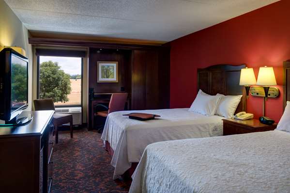  - Hampton Inn Chambersburg - I-81, Exit 14