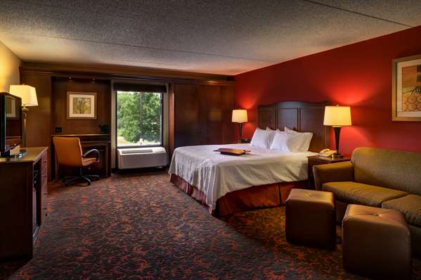  - Hampton Inn Chambersburg - I-81, Exit 14