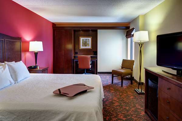  - Hampton Inn Chambersburg - I-81, Exit 14