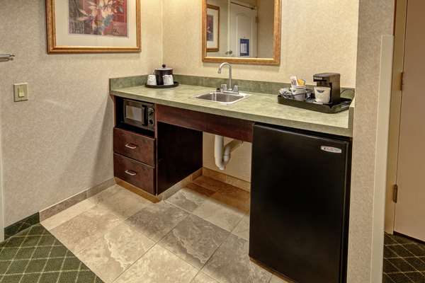  - Hampton Inn Cambridge - I-70, Exit 178