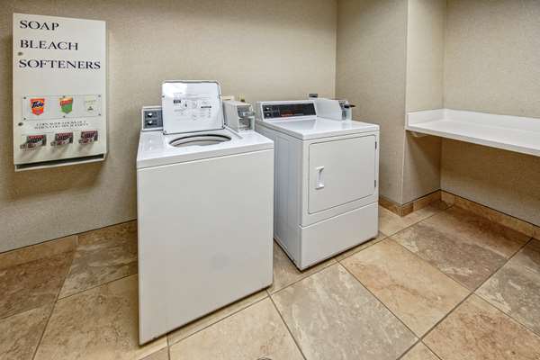  - Hampton Inn Cambridge - I-70, Exit 178