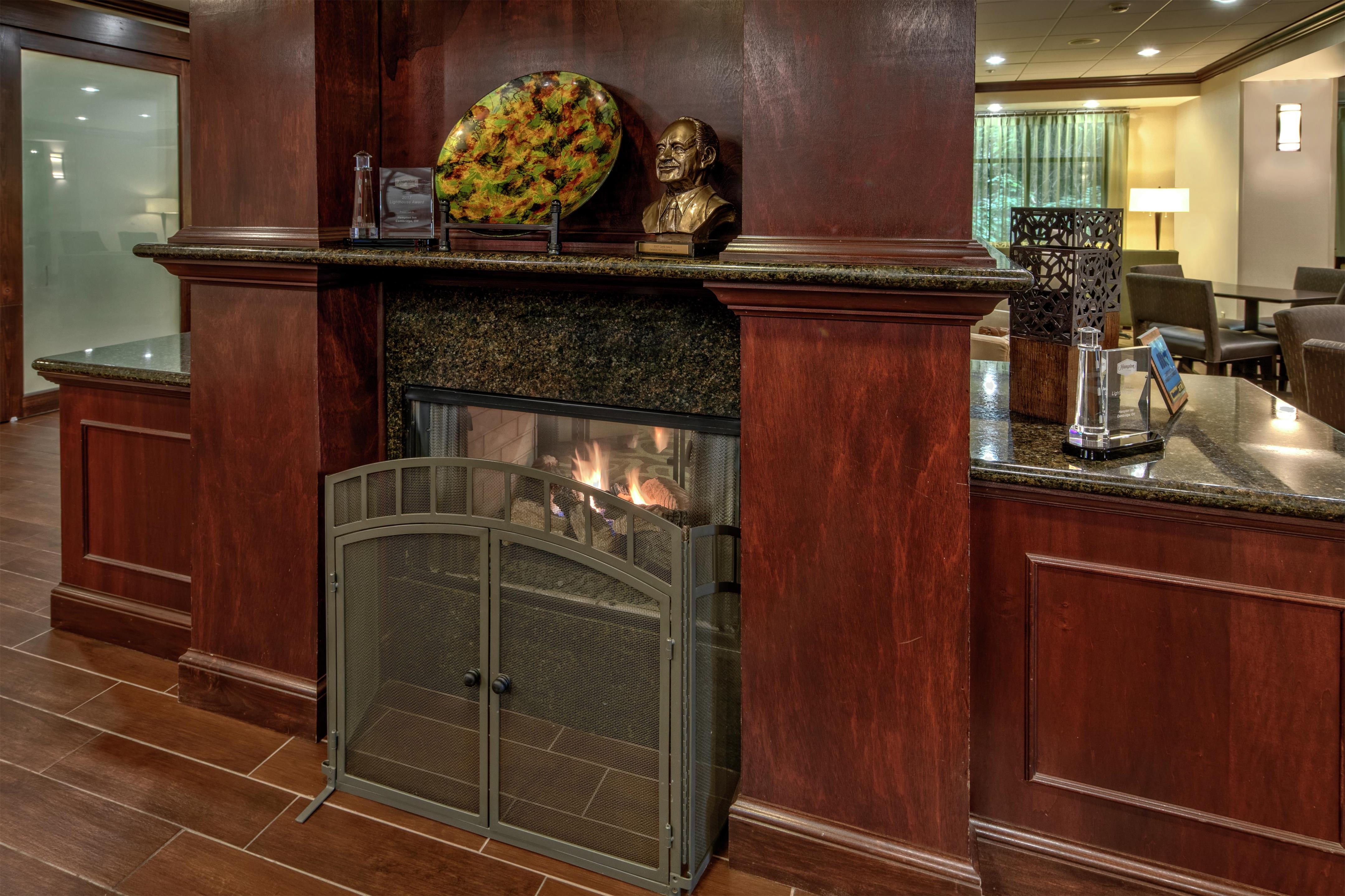 Lobby | Hampton Inn Cambridge