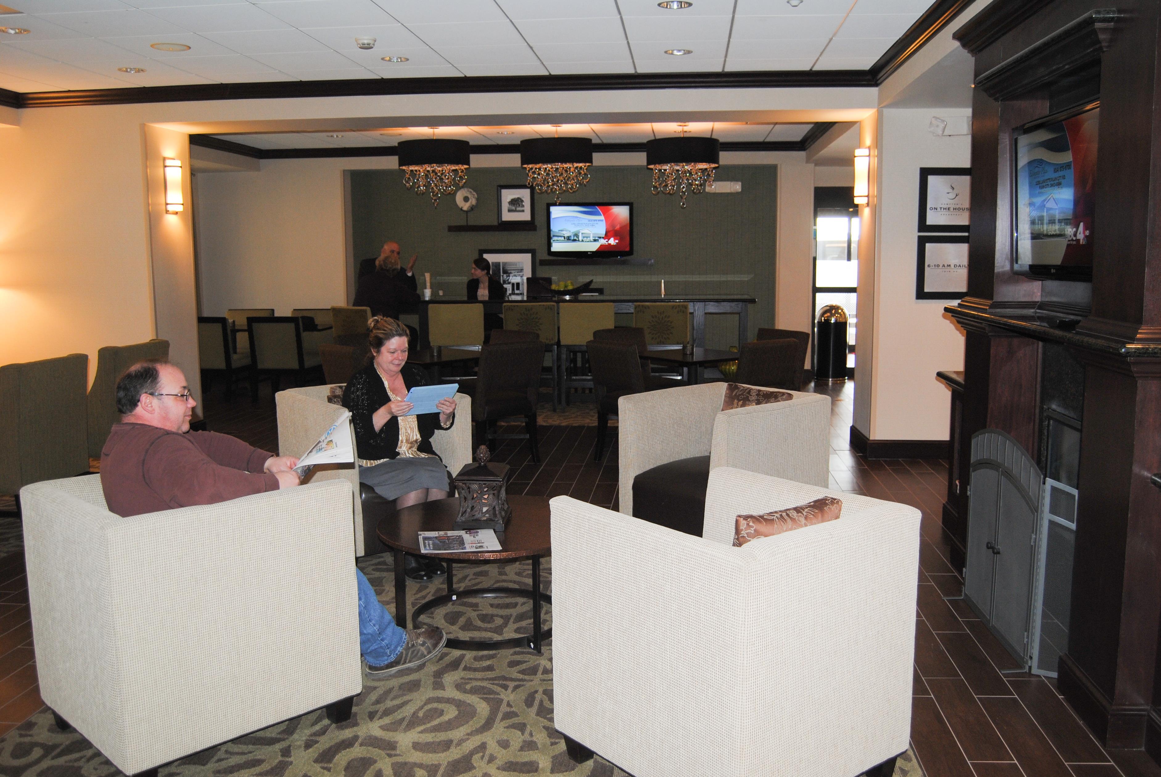Reception | Hampton Inn Cambridge