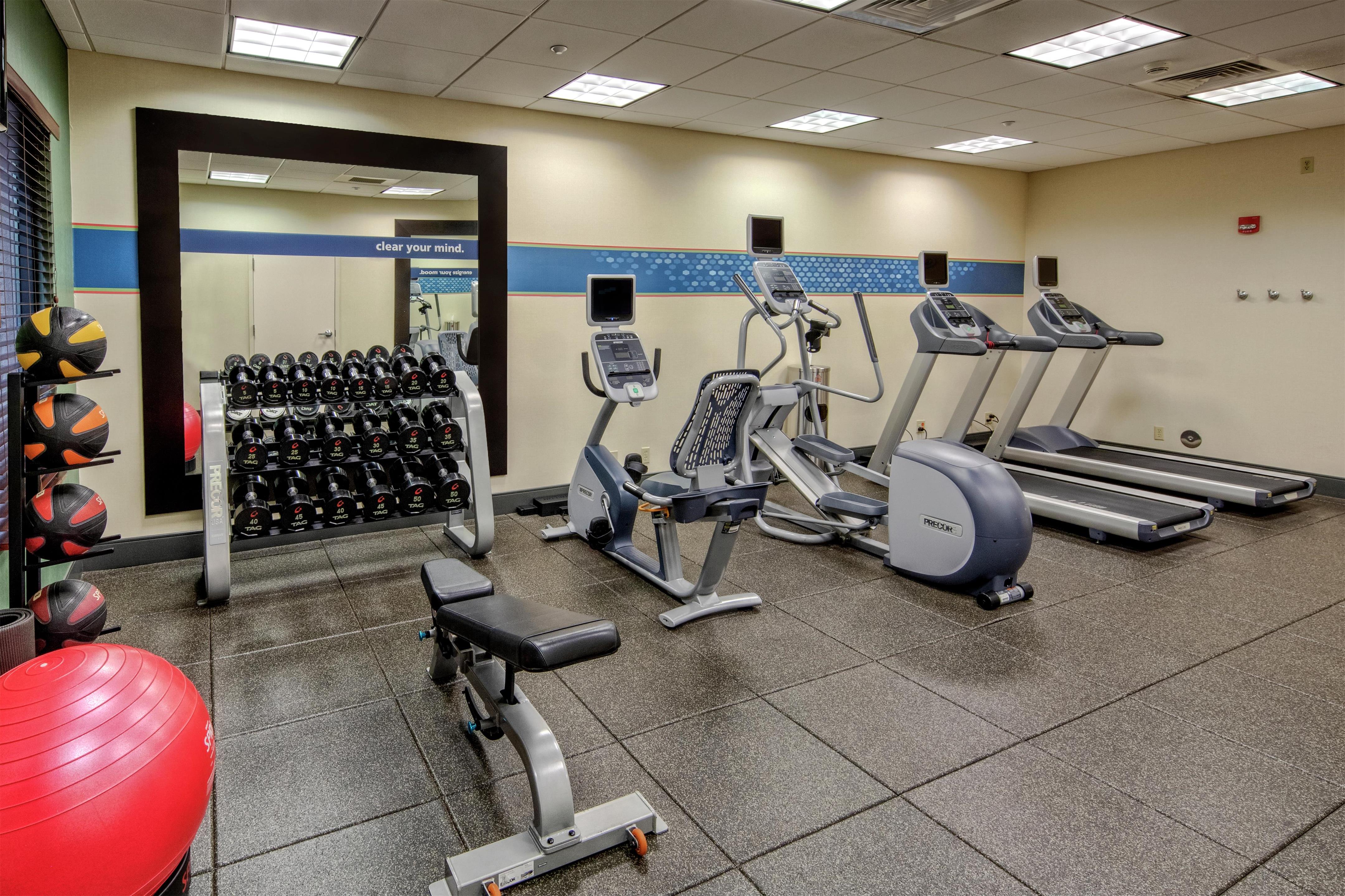 Health club fitness center gym | Hampton Inn Cambridge