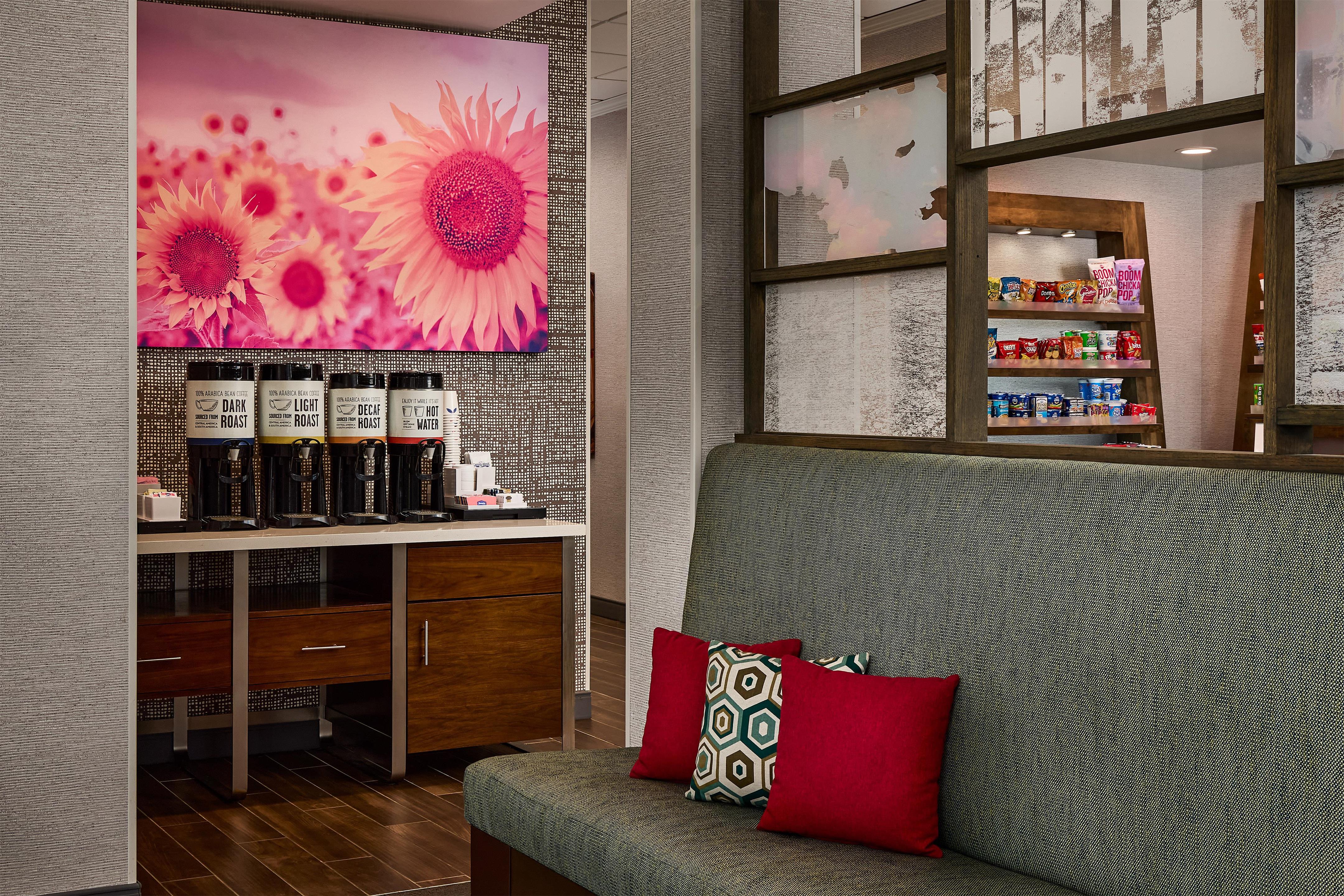 Lobby | Hampton Inn Colby