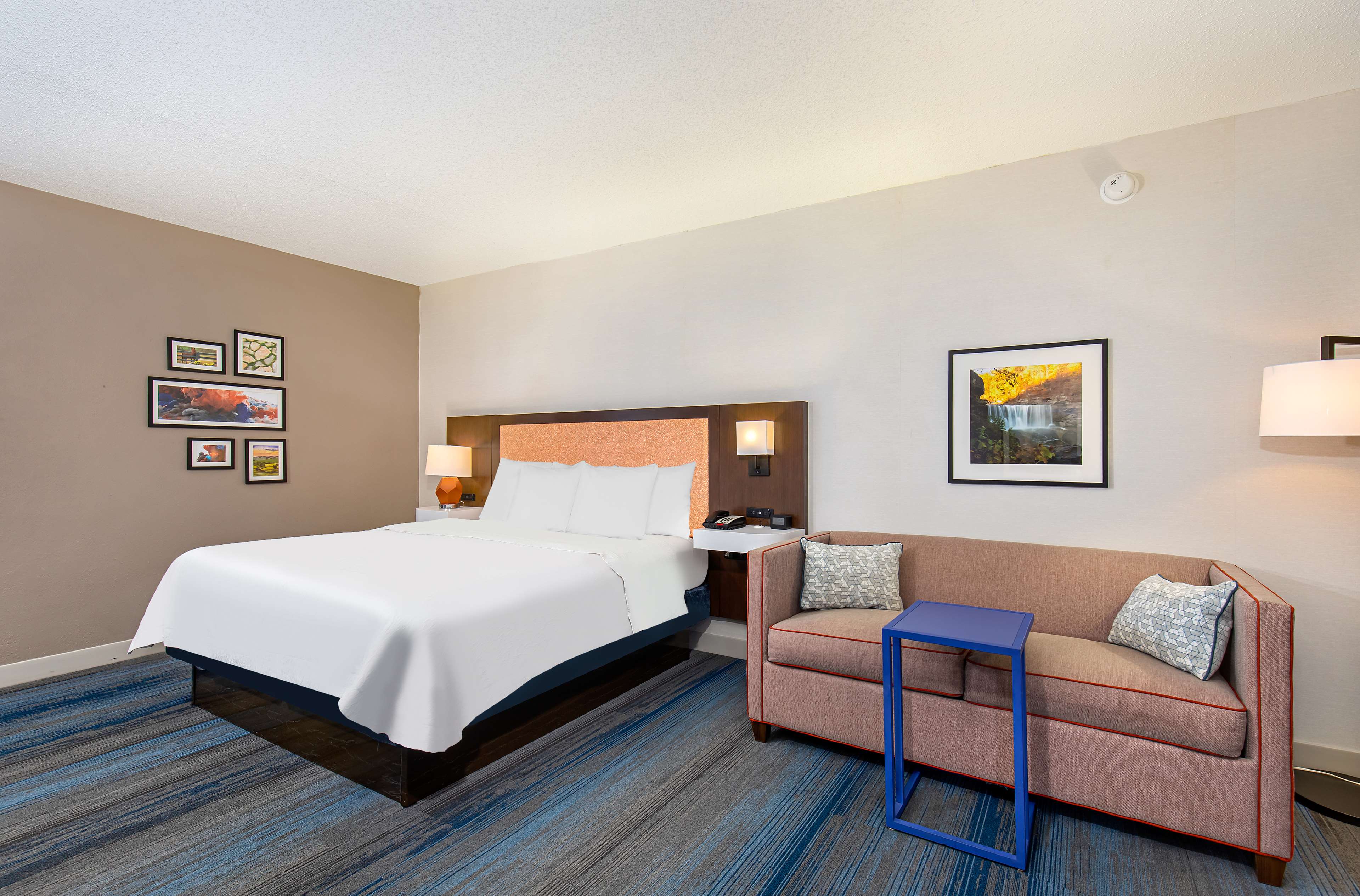 Hampton Inn Corbin KY Room Type - 1KING STUDY SOFABED NOSMOK