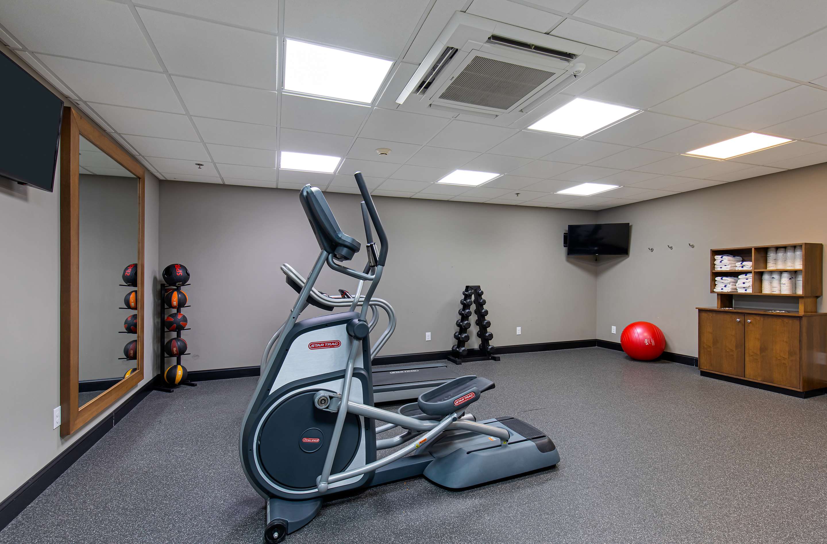 Health club fitness center gym | Hampton Inn Corbin KY