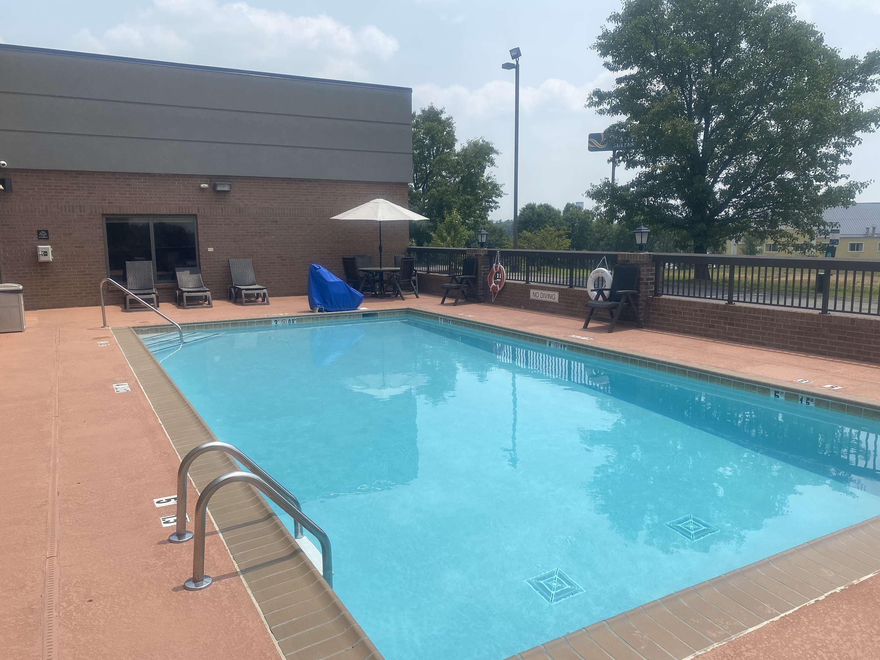 Pool | Hampton Inn Corbin KY