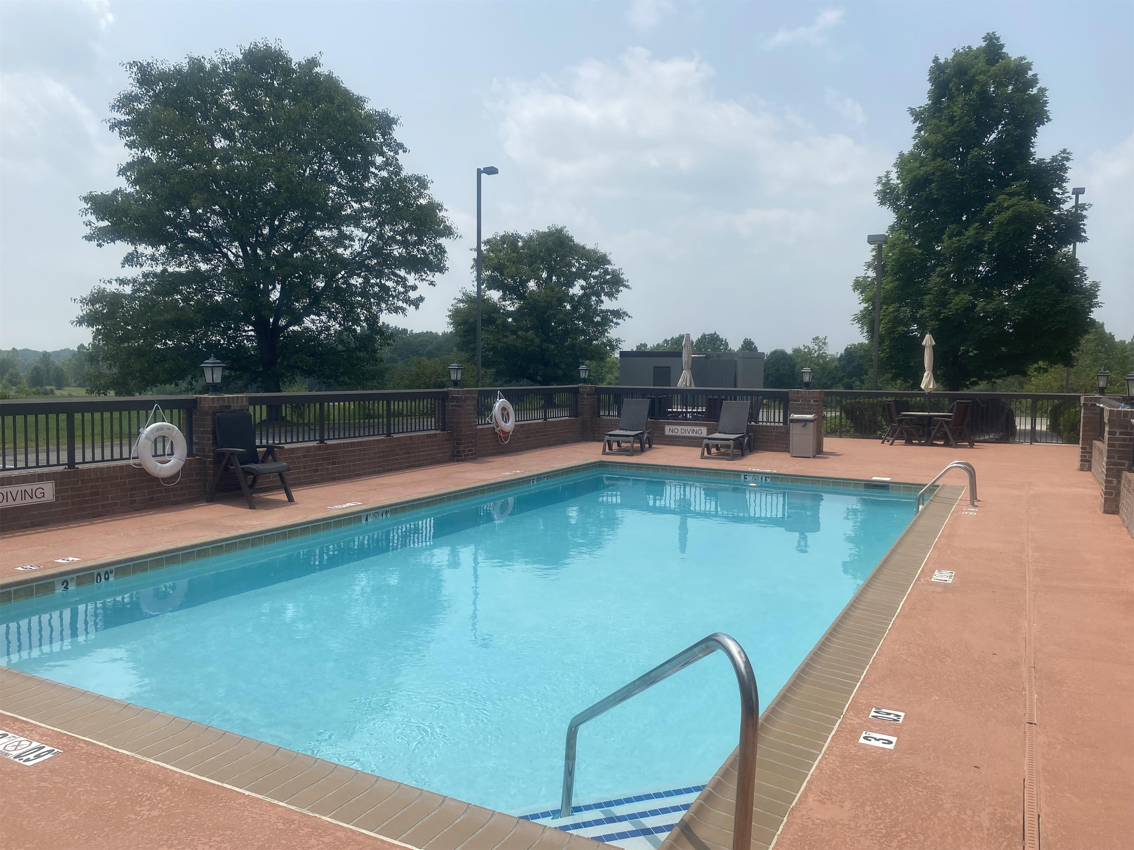 Pool | Hampton Inn Corbin KY