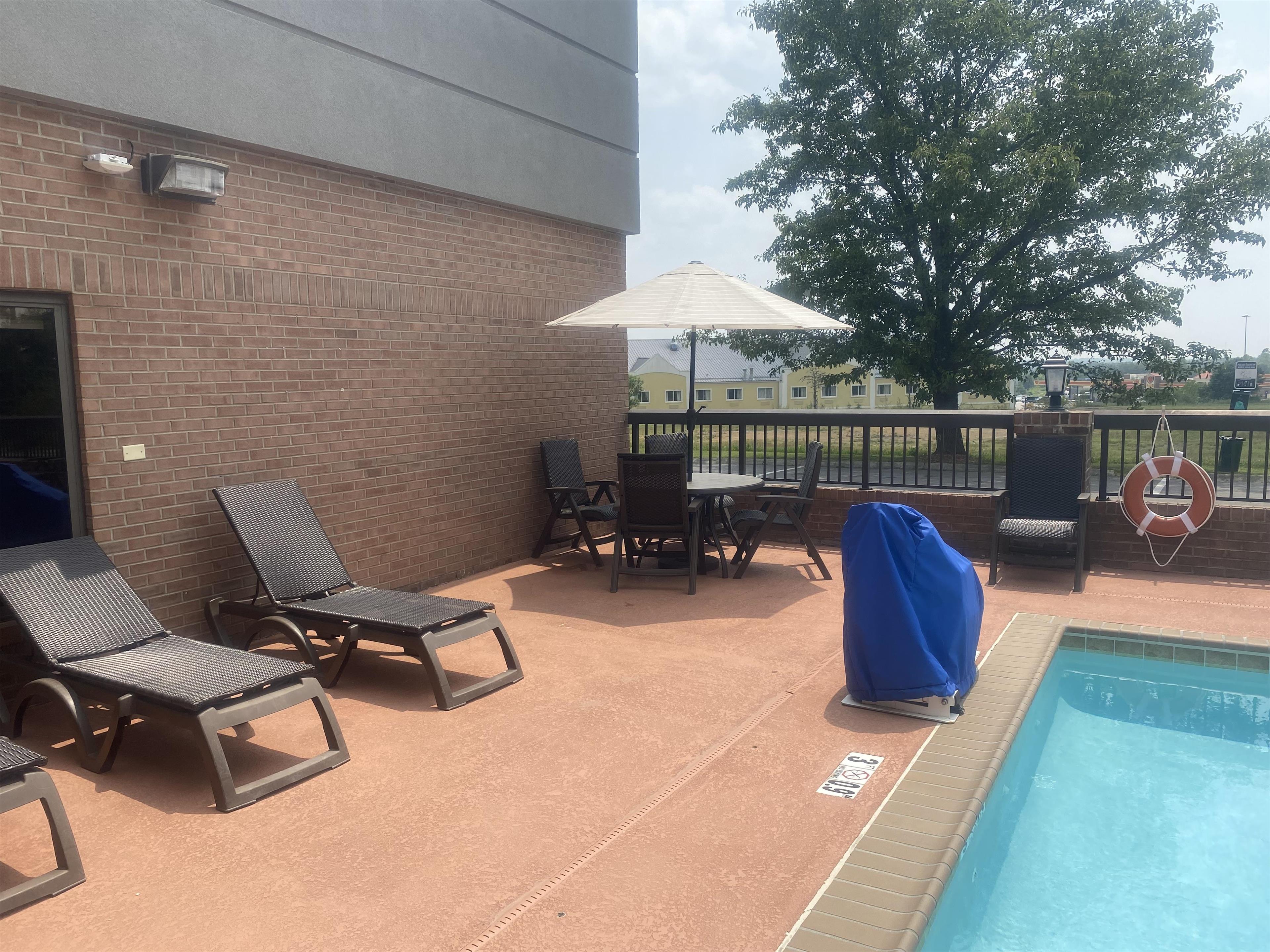 Pool | Hampton Inn Corbin KY