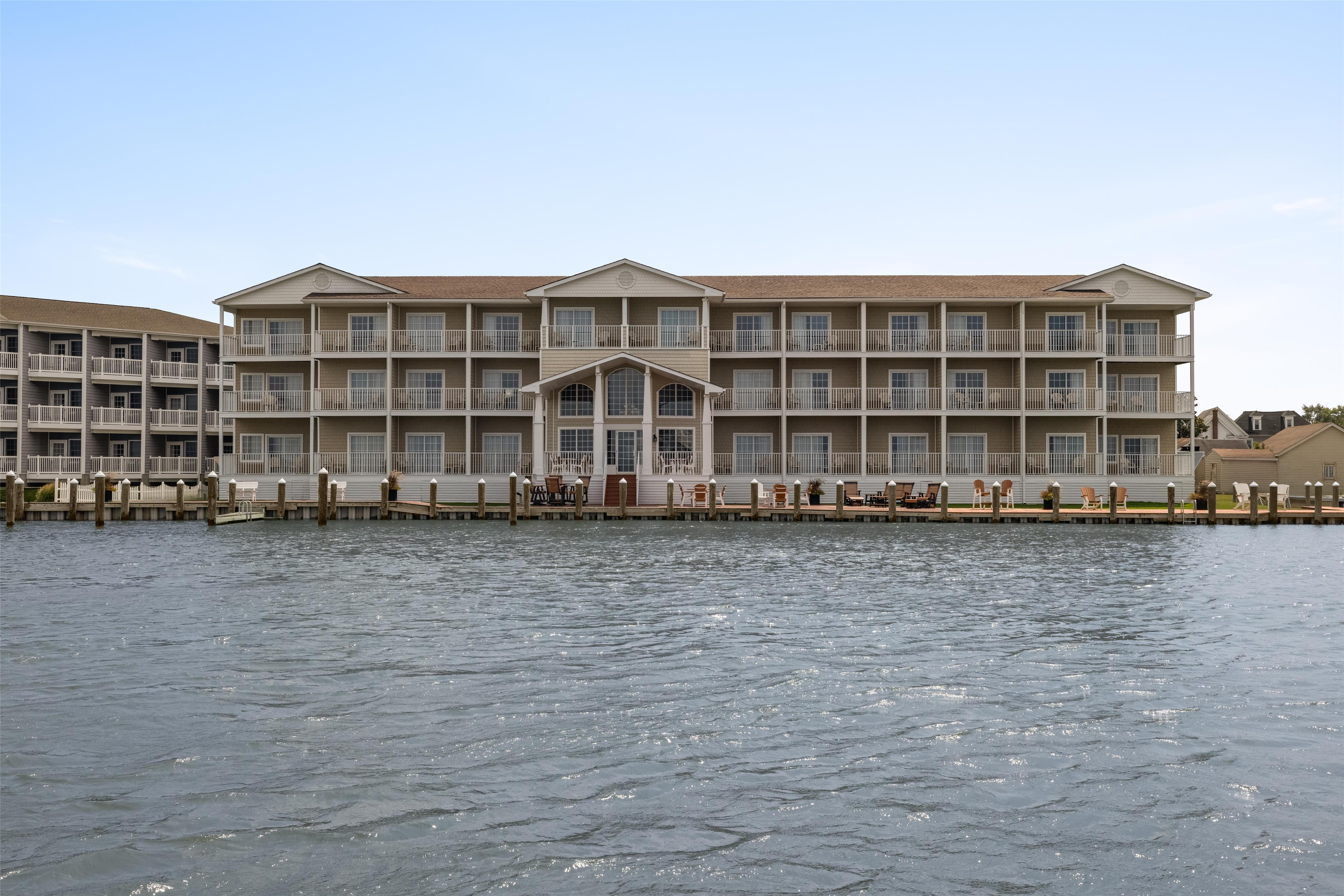 Exterior | Hampton Inn & Suites Chincoteague Waterfront