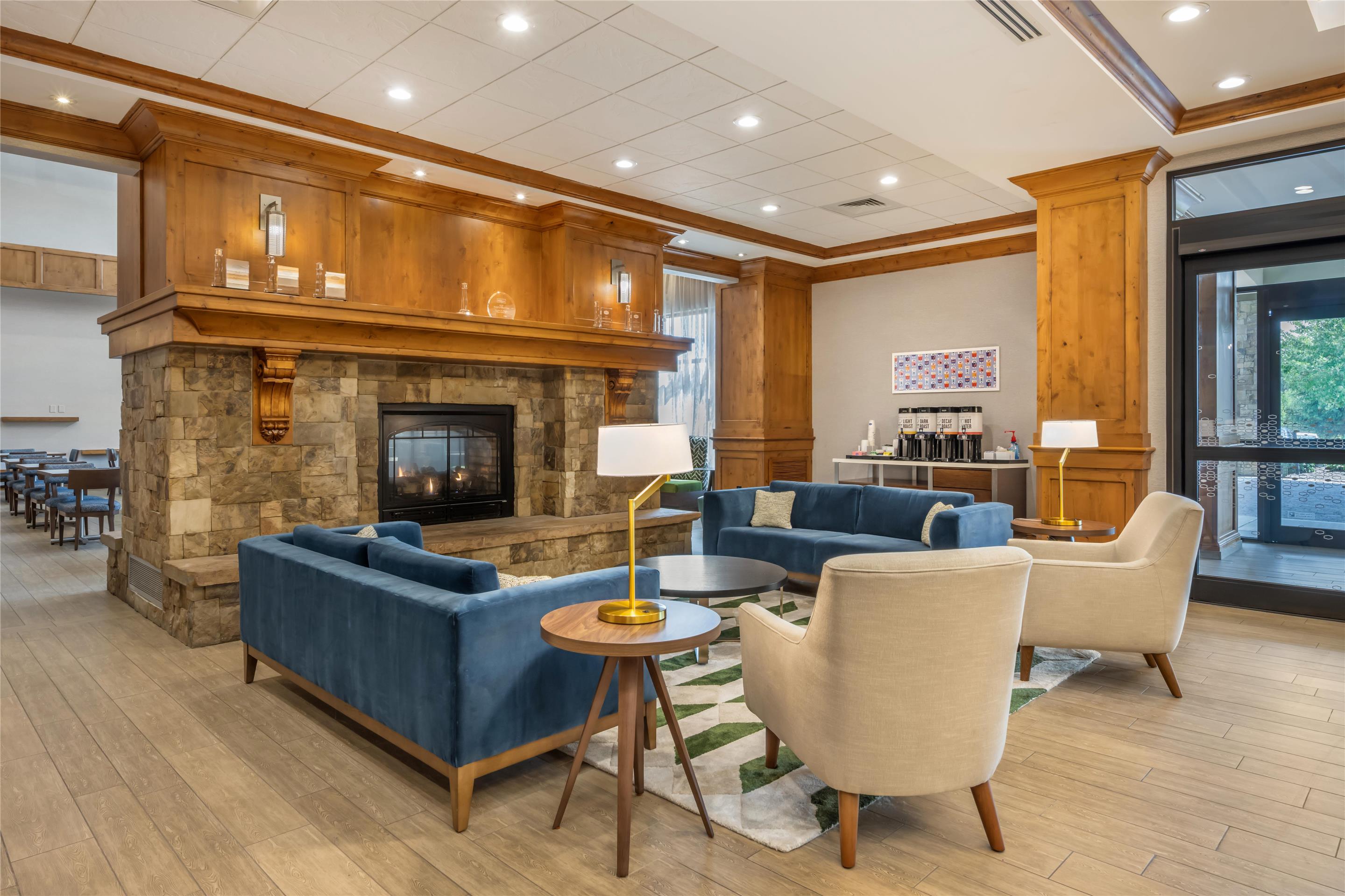 Lobby | Hampton Inn & Suites Coeur d' Alene