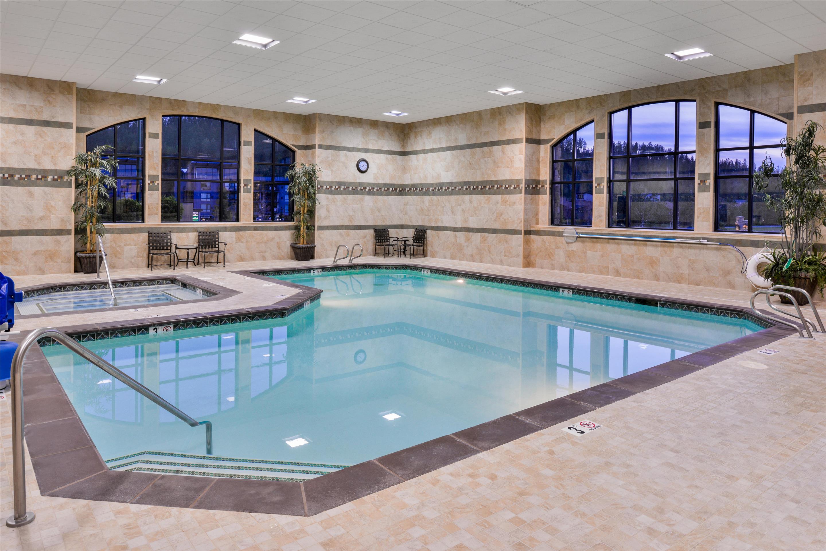 Pool | Hampton Inn & Suites Coeur d' Alene