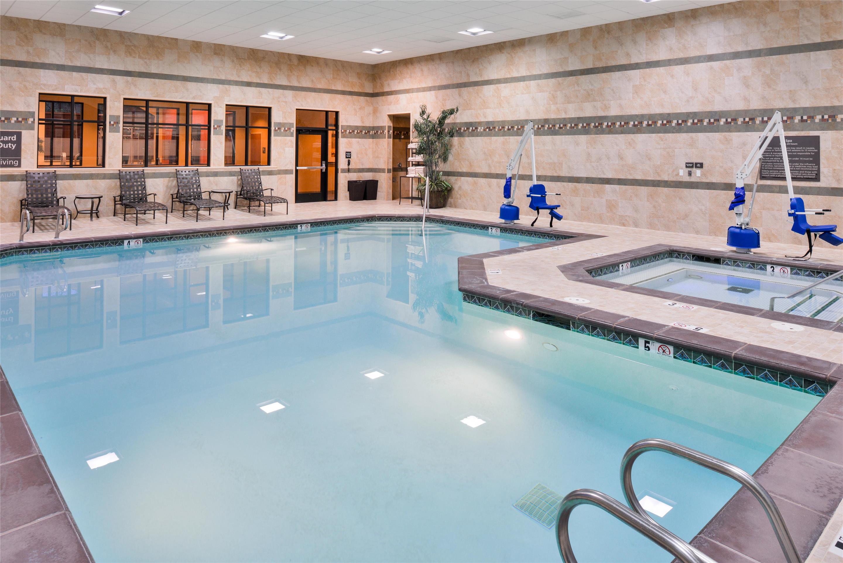 Pool | Hampton Inn & Suites Coeur d' Alene